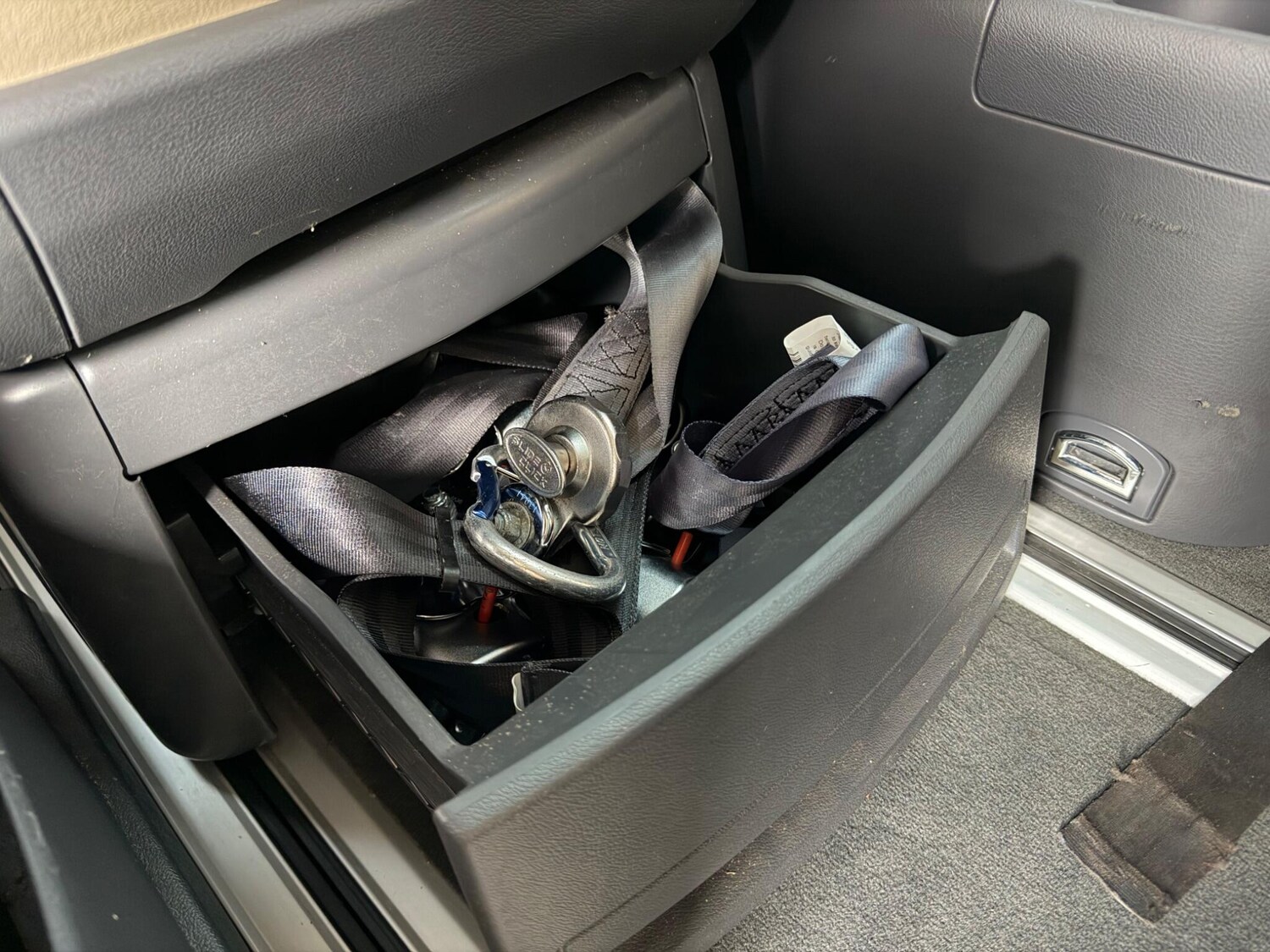 Used Volkswagen Caravelle for sale - 78007642: Photo 29