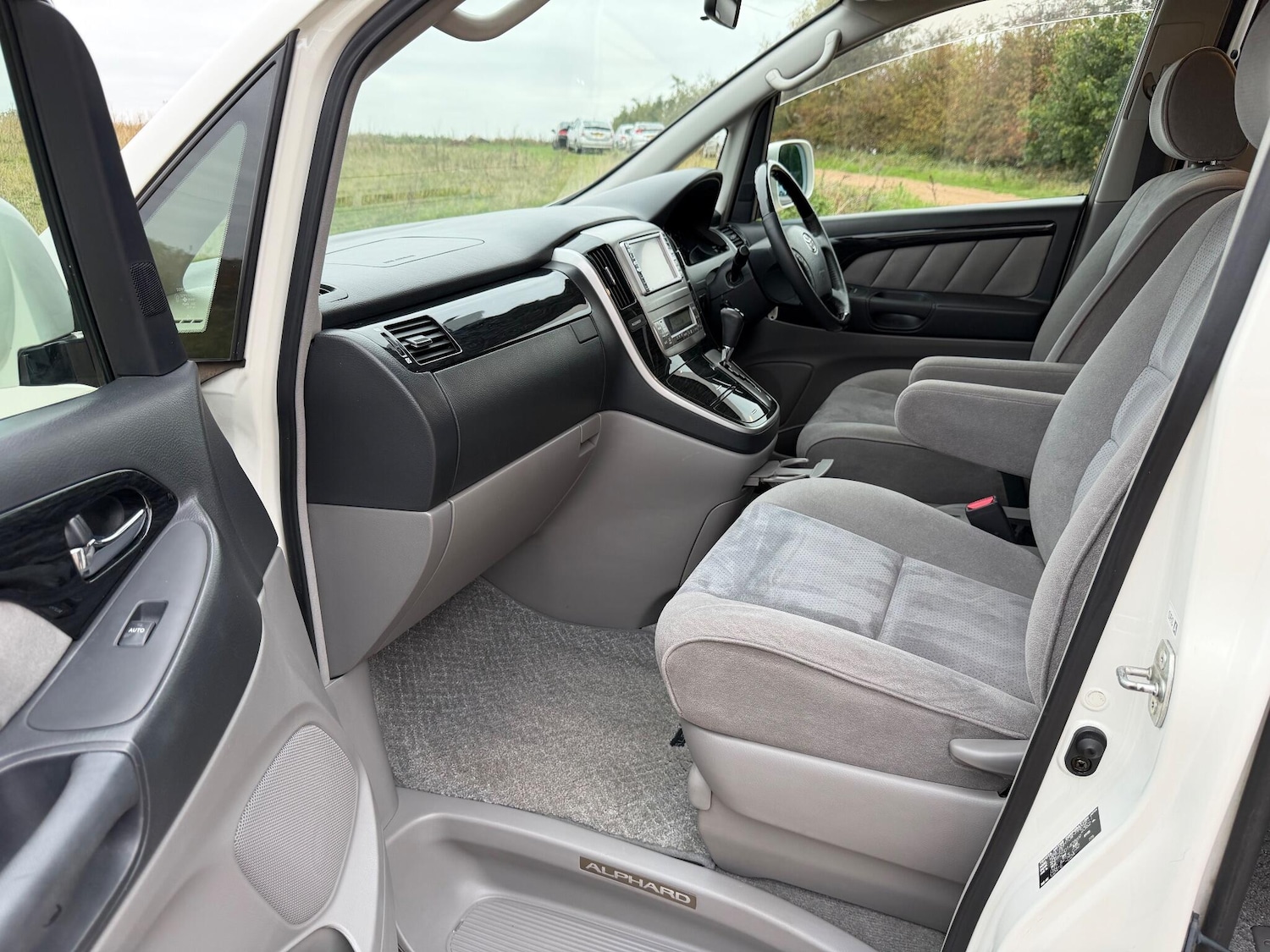 Used Toyota Alphard 2024 for sale - 76283938: Photo 51