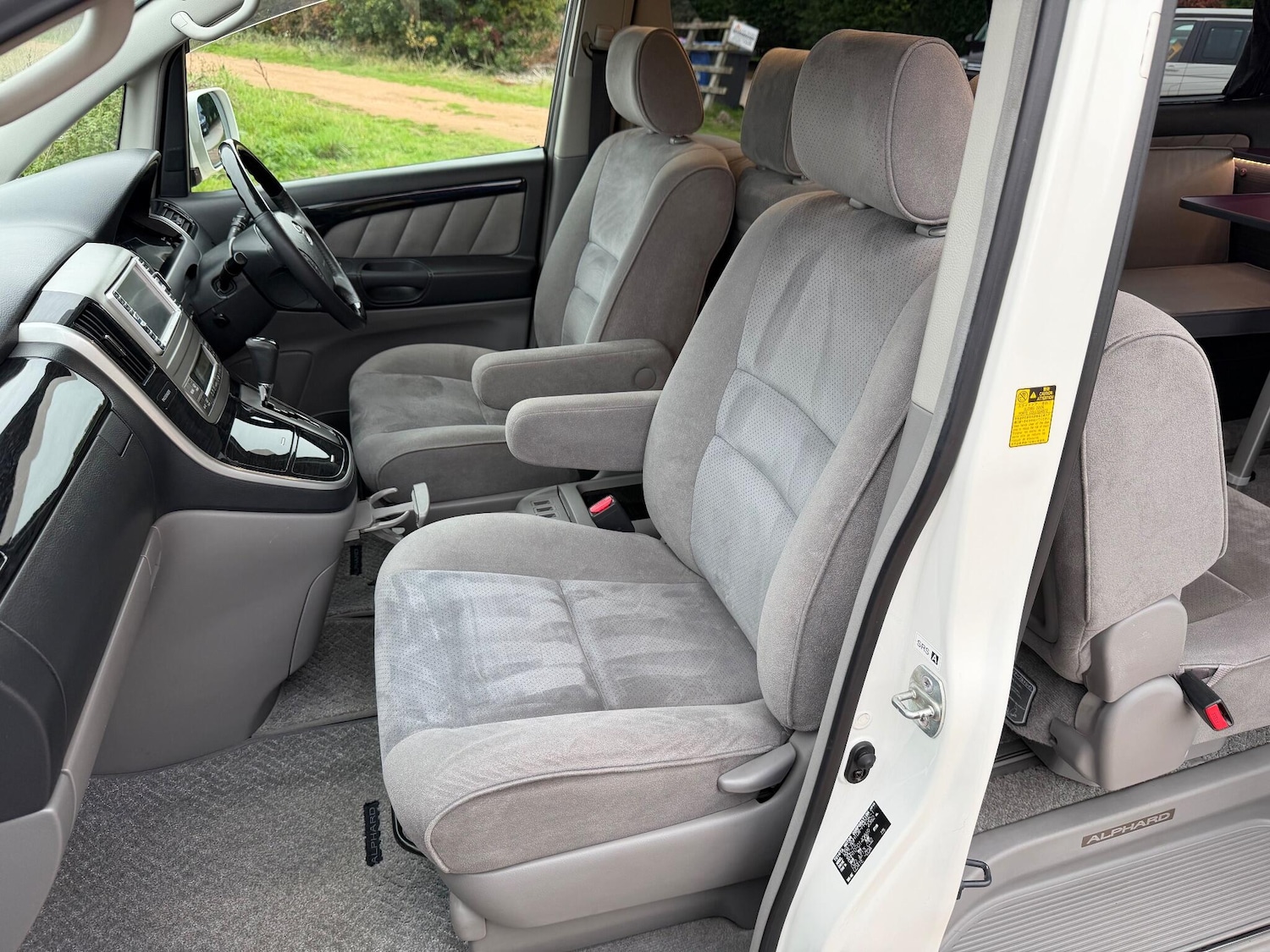 Used Toyota Alphard 2024 for sale - 76283938: Photo 52