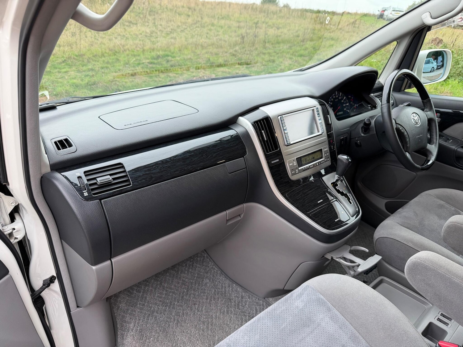 Used Toyota Alphard 2024 for sale - 76283938: Photo 53