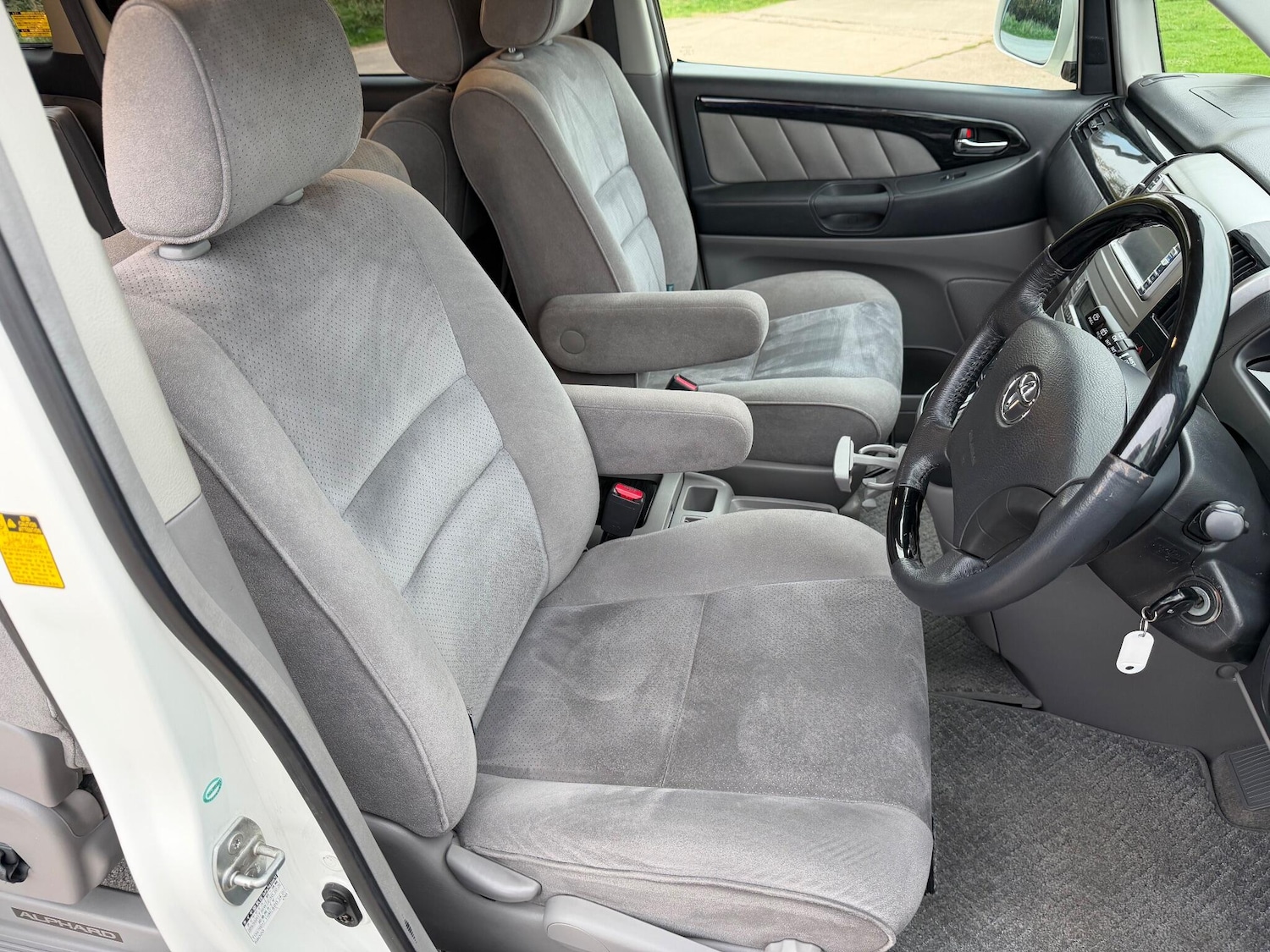 Used Toyota Alphard 2024 for sale - 76283938: Photo 58