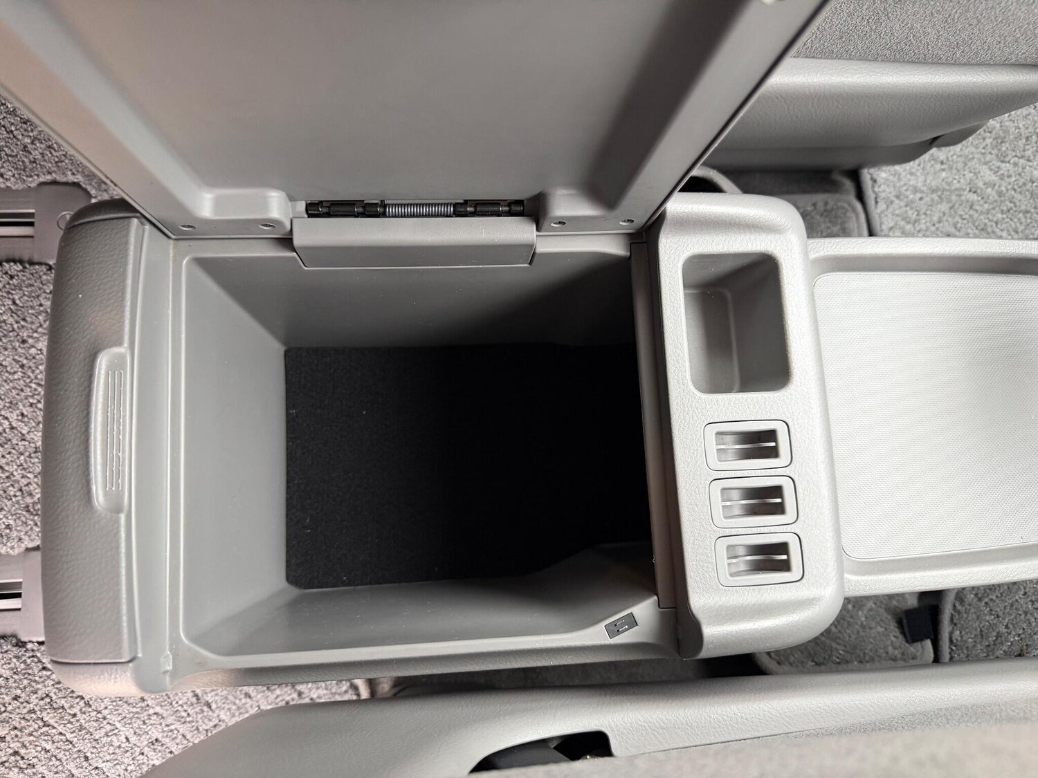 Used Toyota Alphard 2024 for sale - 76283938: Photo 60