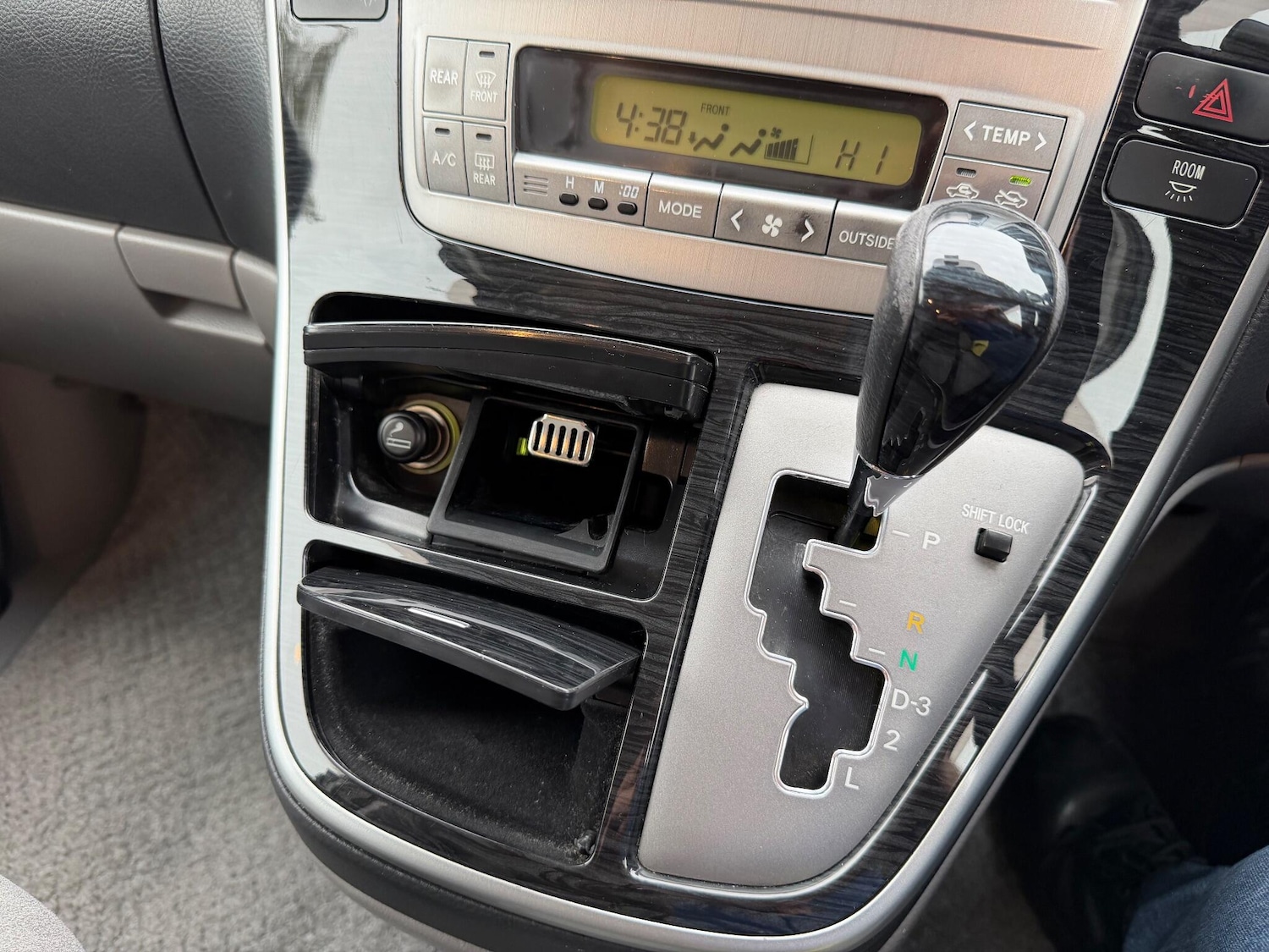 Used Toyota Alphard 2024 for sale - 76283938: Photo 61