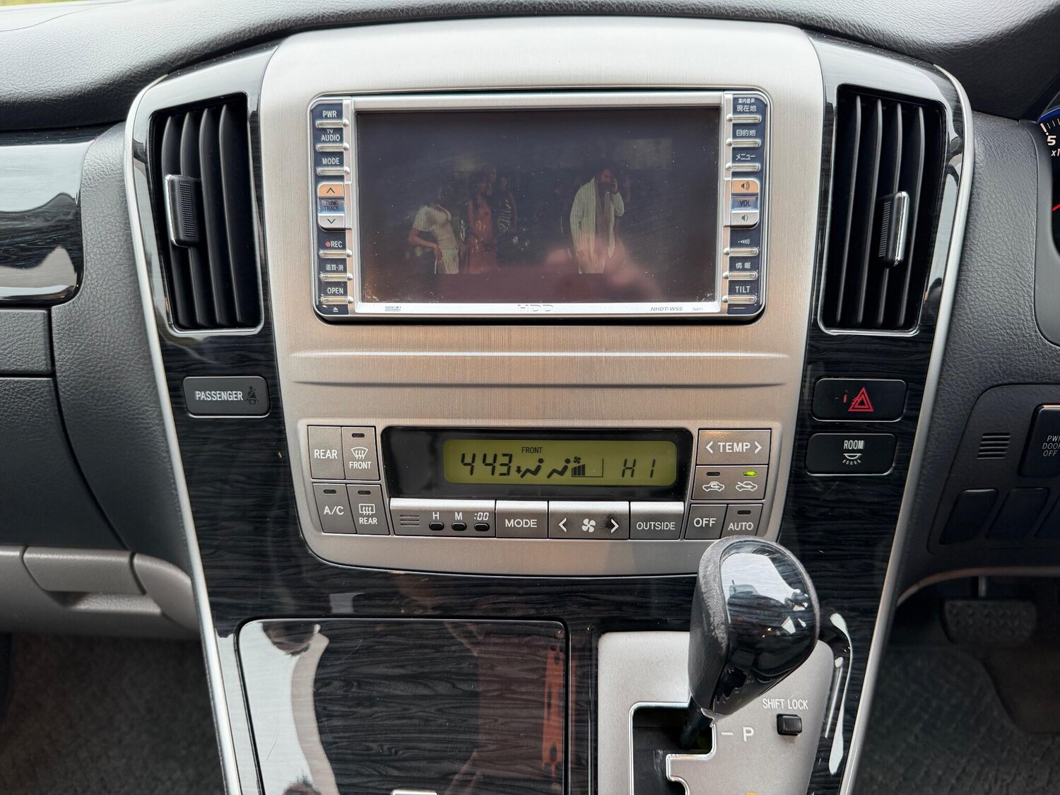 Used Toyota Alphard 2024 for sale - 76283938: Photo 63