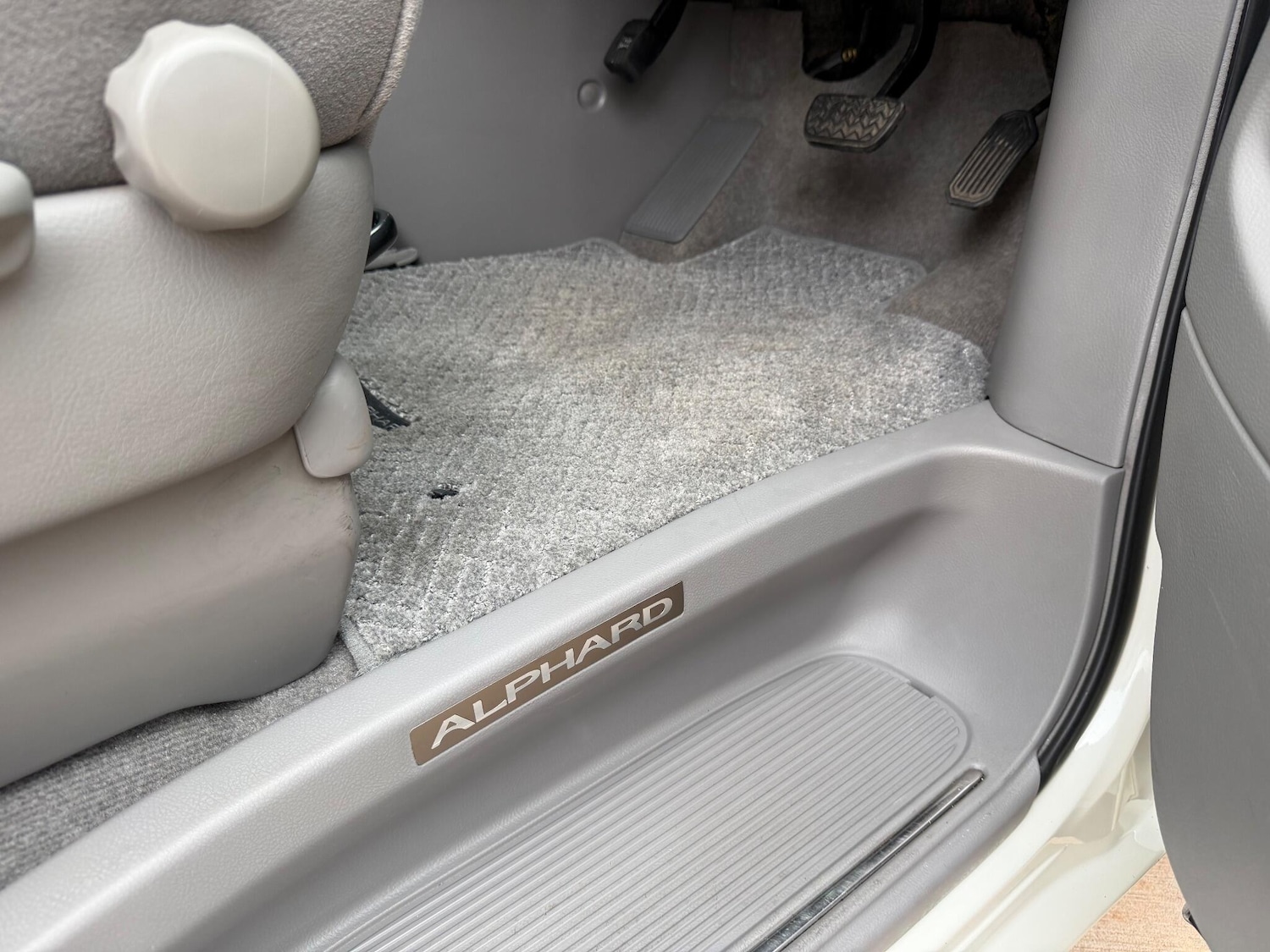 Used Toyota Alphard 2024 for sale - 76283938: Photo 70