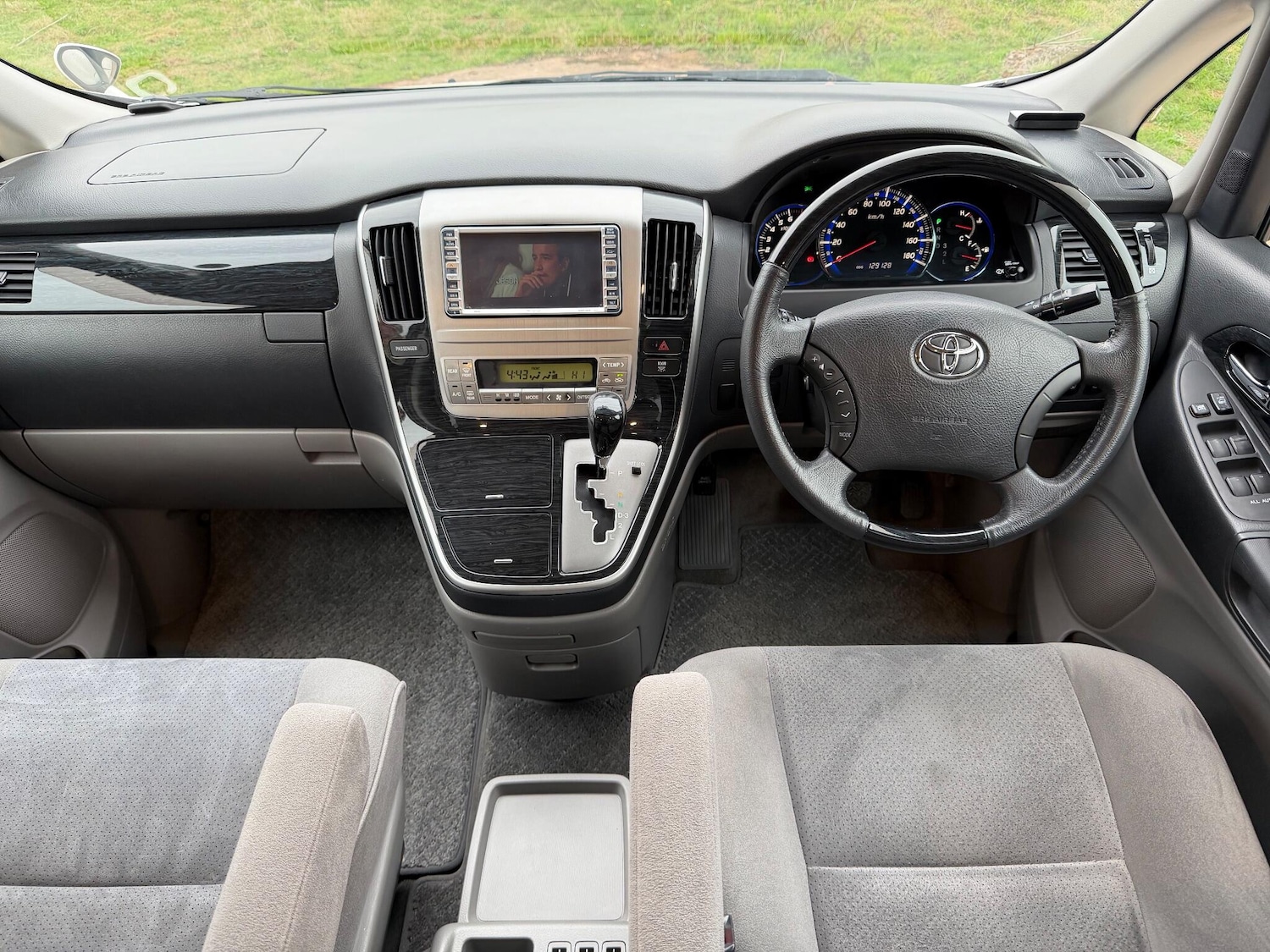 Used Toyota Alphard 2024 for sale - 76283938: Photo 71