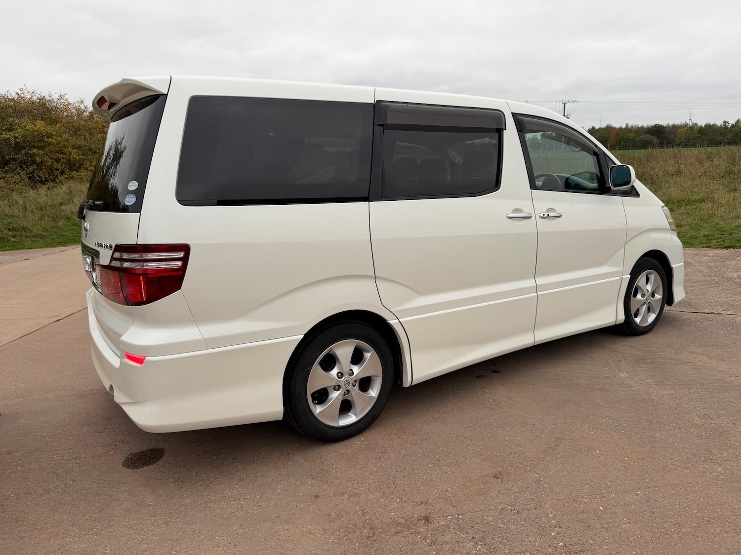 Used Toyota Alphard 2024 for sale - 76283938: Photo 74