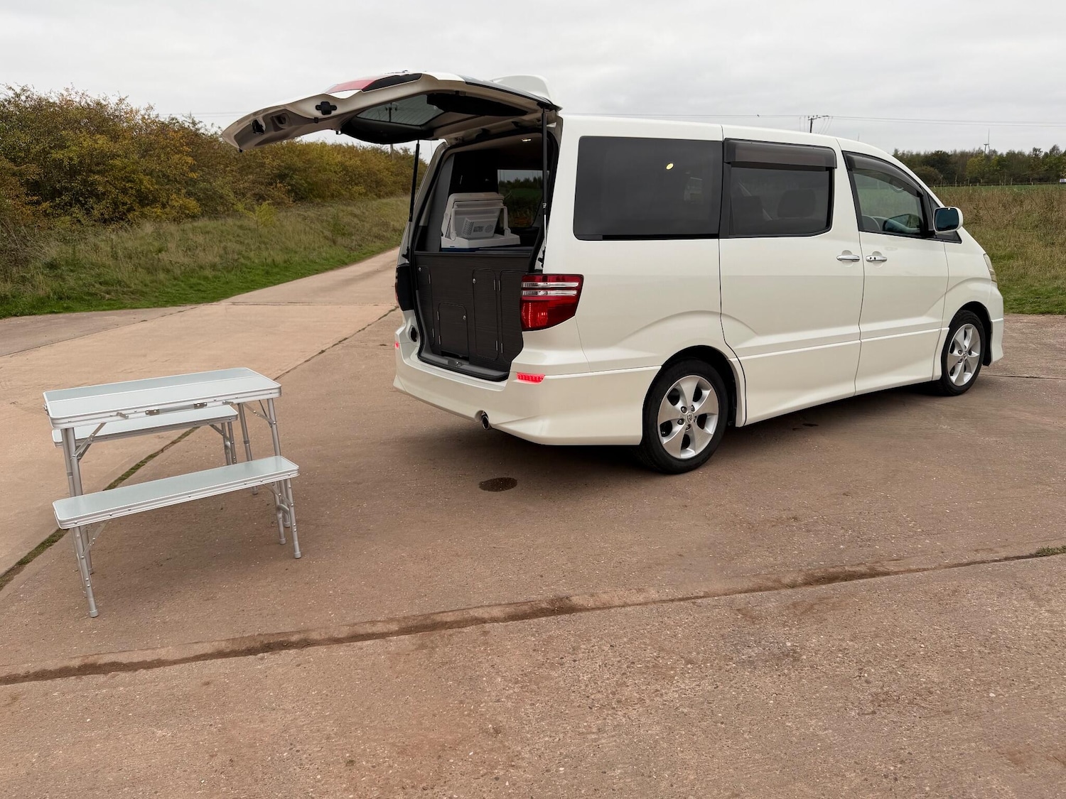 Used Toyota Alphard 2024 for sale - 76283938: Photo 95