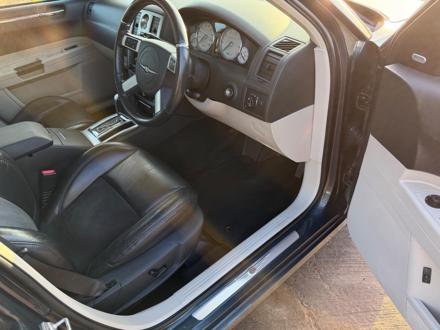 Used Chrysler 300C 2009 for sale - 77376757: Photo 56