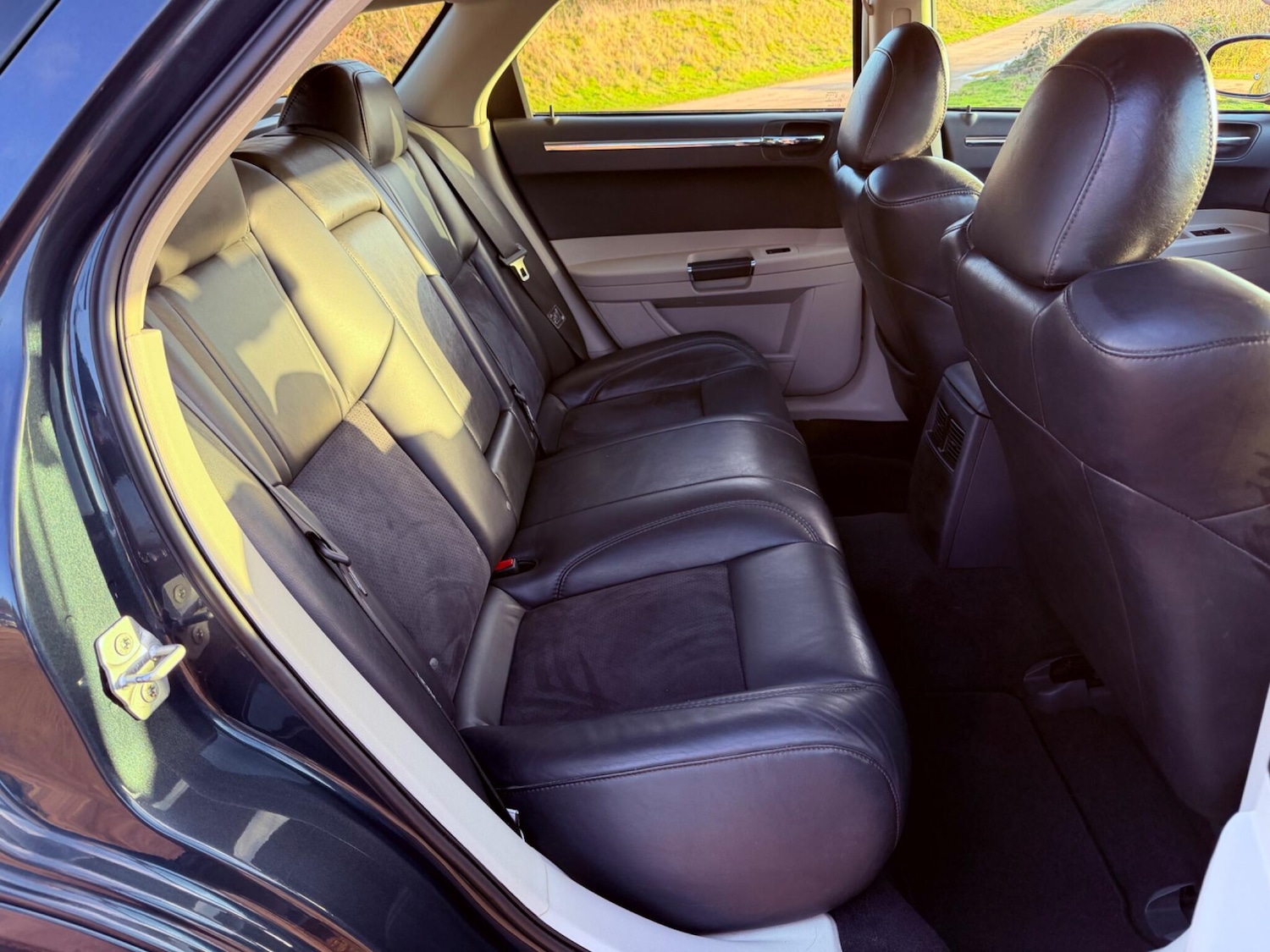 Used Chrysler 300C 2009 for sale - 77376757: Photo 69