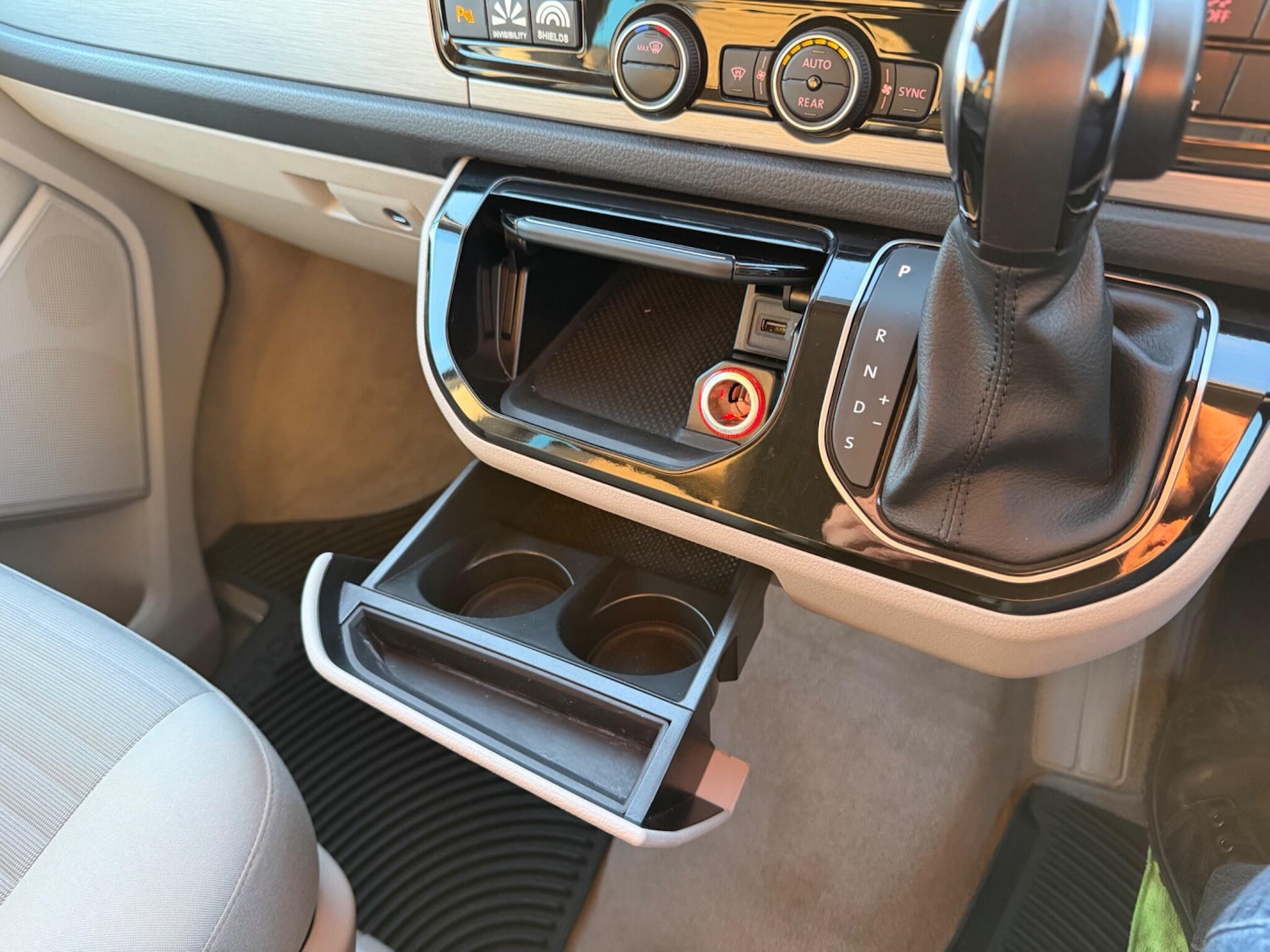 Used Volkswagen California 2017 for sale - 77359176: Photo 15