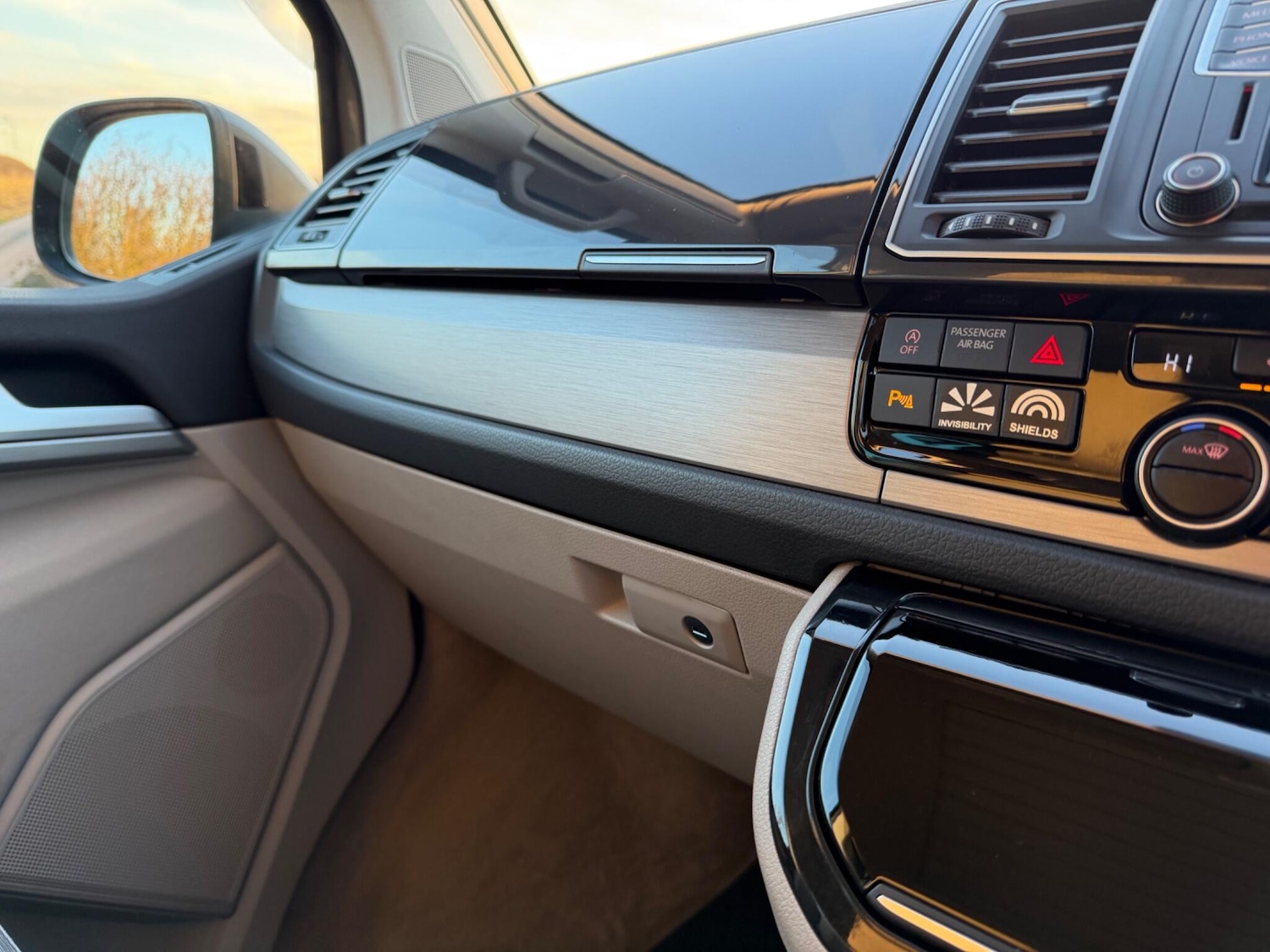 Used Volkswagen California 2017 for sale - 77359176: Photo 25