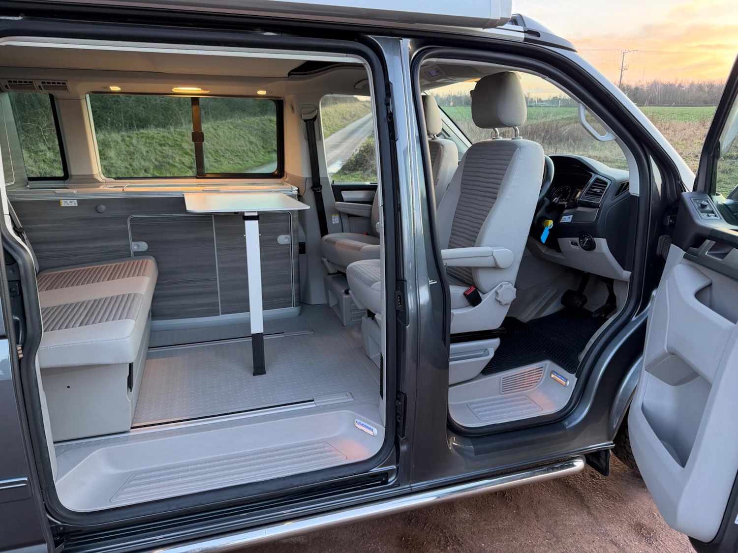 Used Volkswagen California 2017 for sale - 77359176: Photo 3