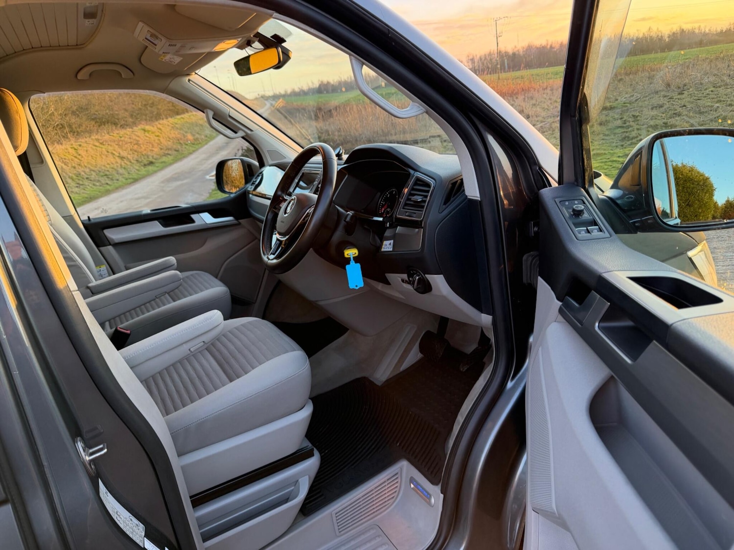 Used Volkswagen California 2017 for sale - 77359176: Photo 45