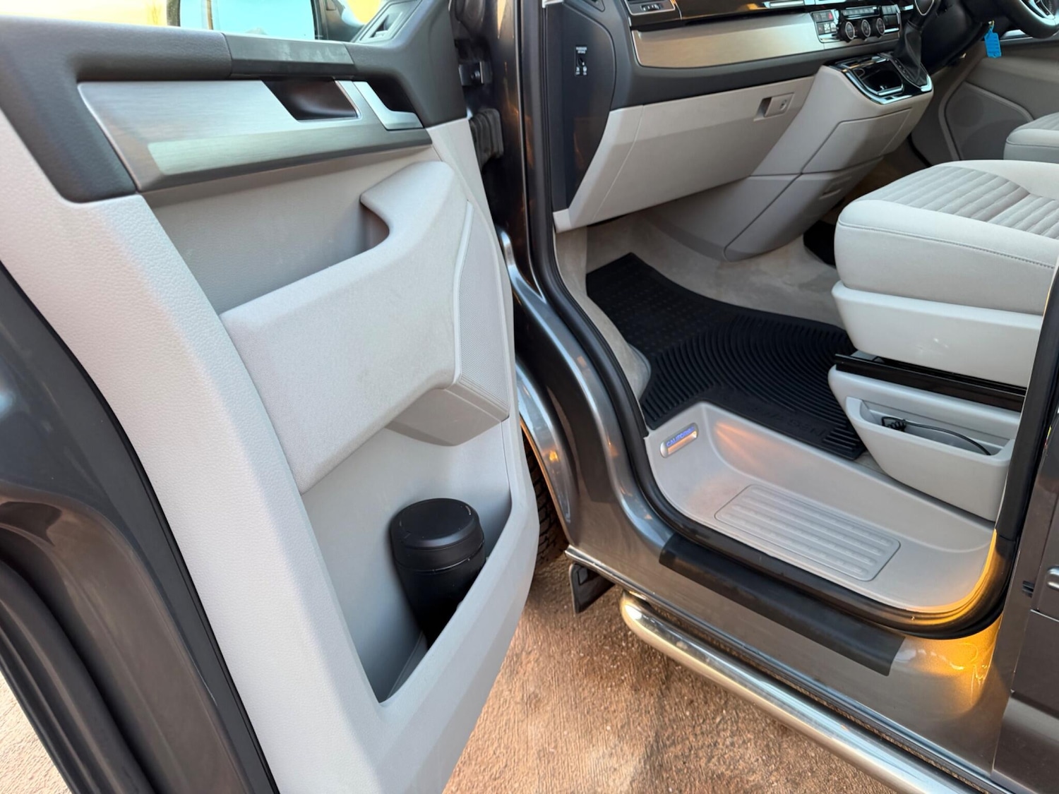 Used Volkswagen California 2017 for sale - 77359176: Photo 46