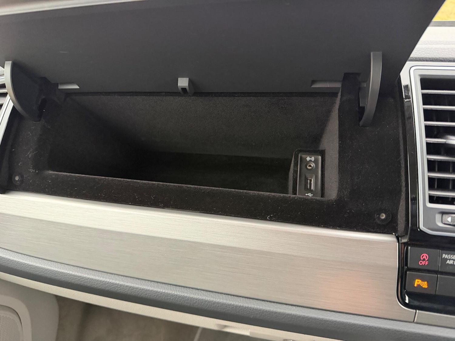 Used Volkswagen California 2018 for sale - 77040994: Photo 11