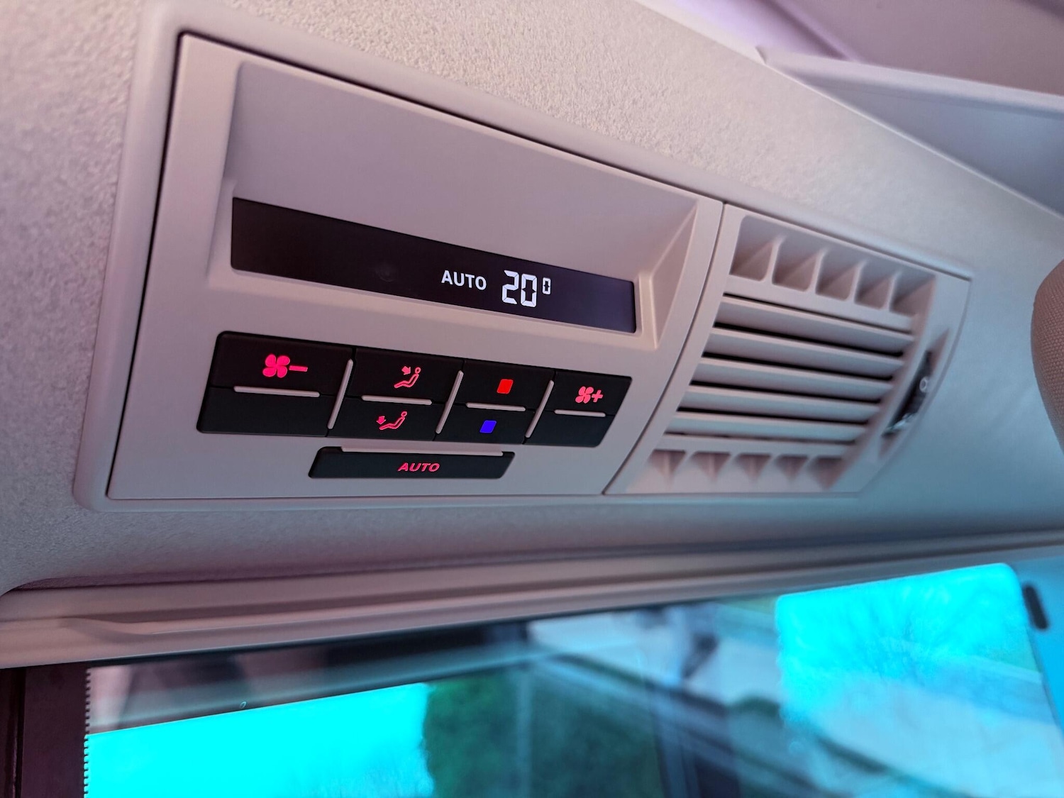 Used Volkswagen California 2018 for sale - 77040994: Photo 67