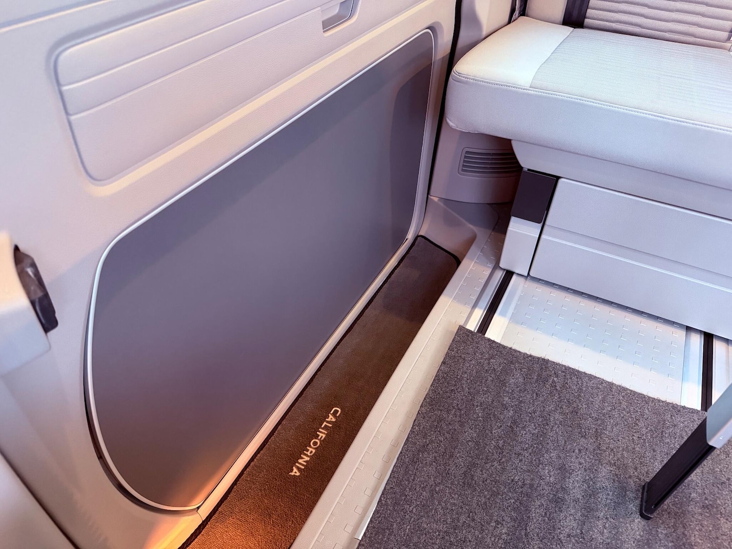 Used Volkswagen California 2018 for sale - 77040994: Photo 69