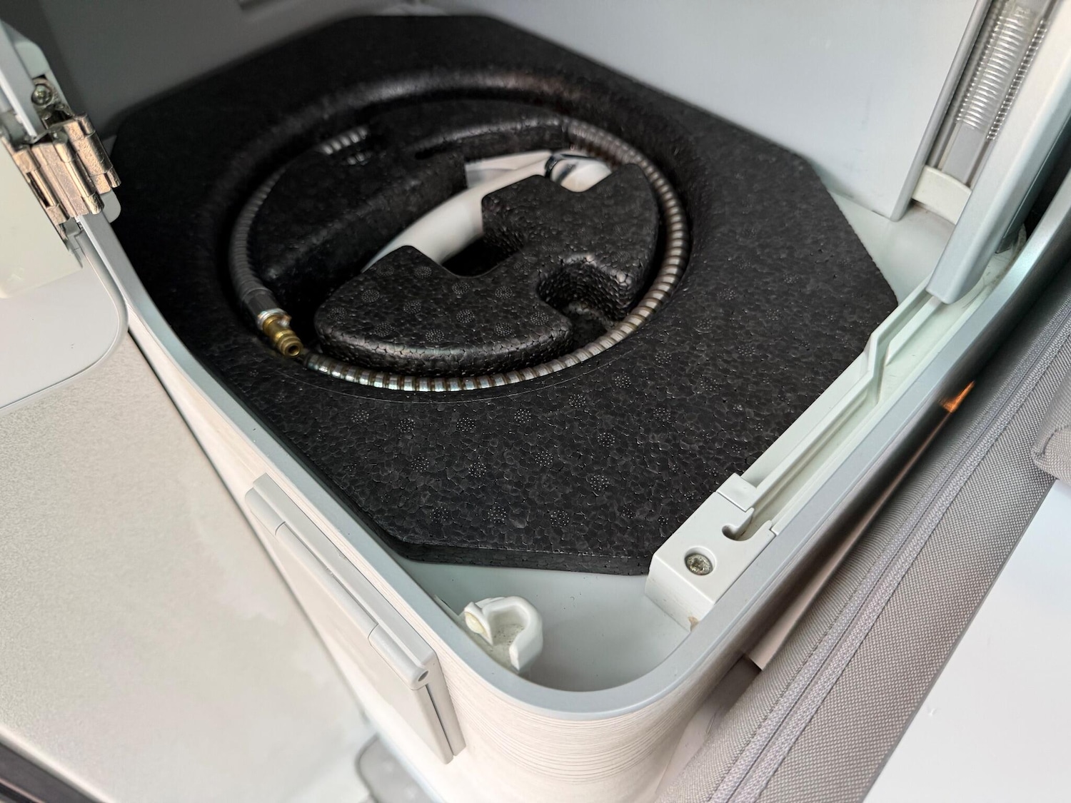 Used Volkswagen California 2018 for sale - 77040994: Photo 74