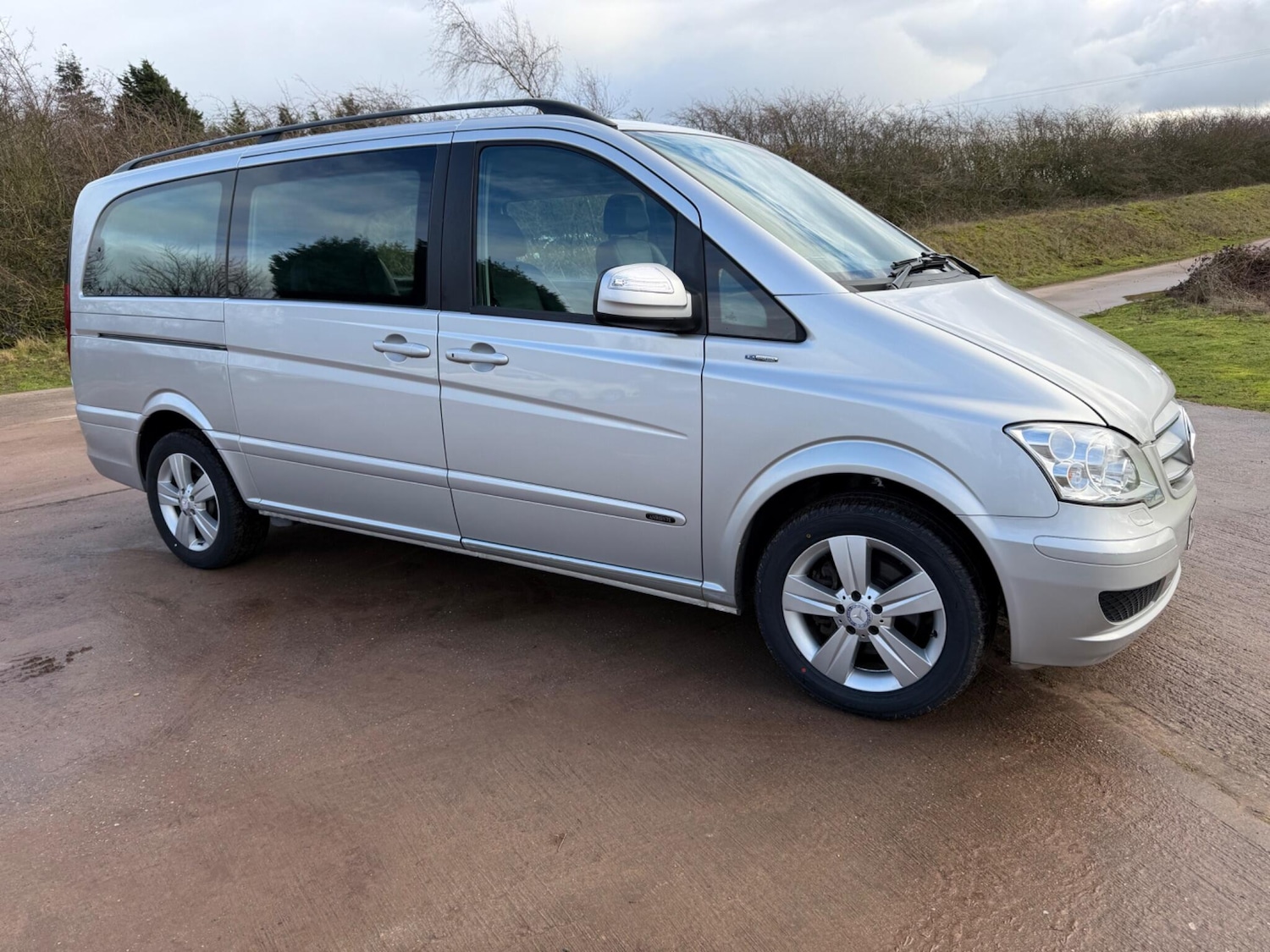 Used Mercedes-Benz Viano 2012 for sale - 77537144: Photo 2