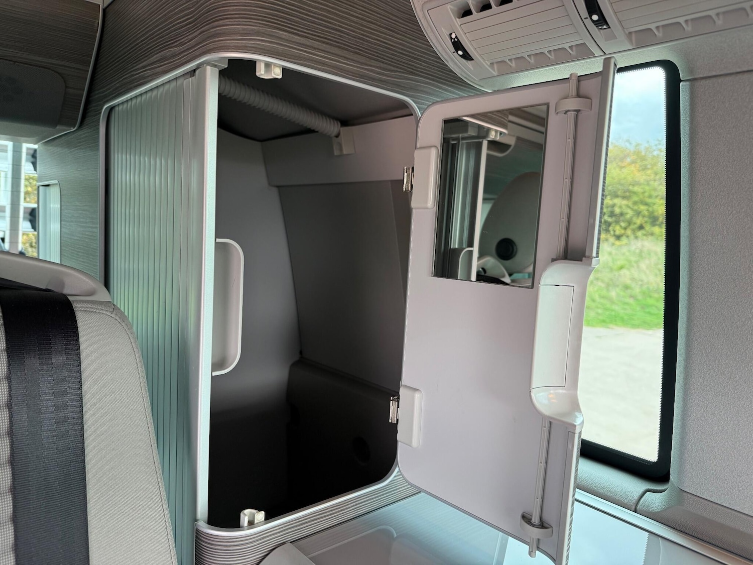 Used Volkswagen California 2017 for sale - 76175402: Photo 43