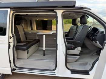Used Volkswagen California 2018 for sale - 74161626: Photo