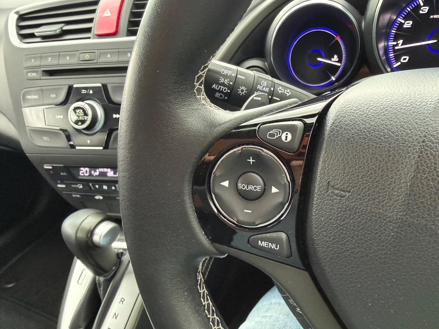 Used Honda Civic 2014 for sale - 76360096: Photo 10