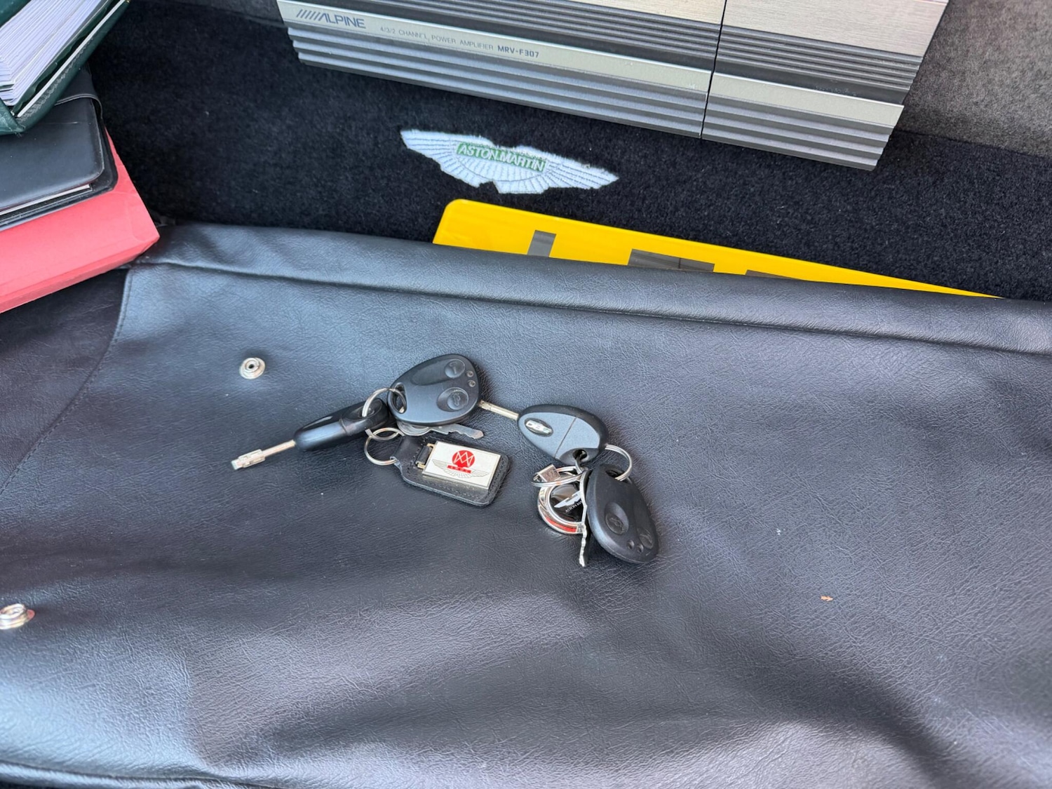 Used Aston Martin DB7 2001 for sale - 78072906: Photo 36