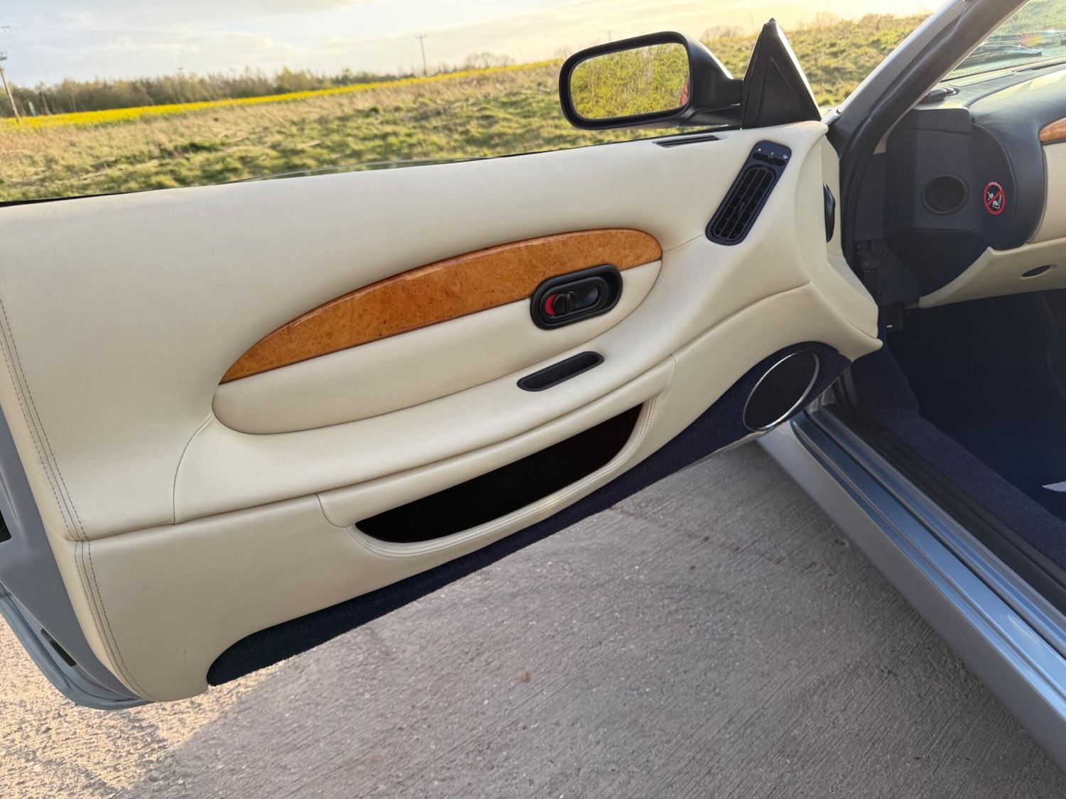 Used Aston Martin DB7 2001 for sale - 78072906: Photo 38