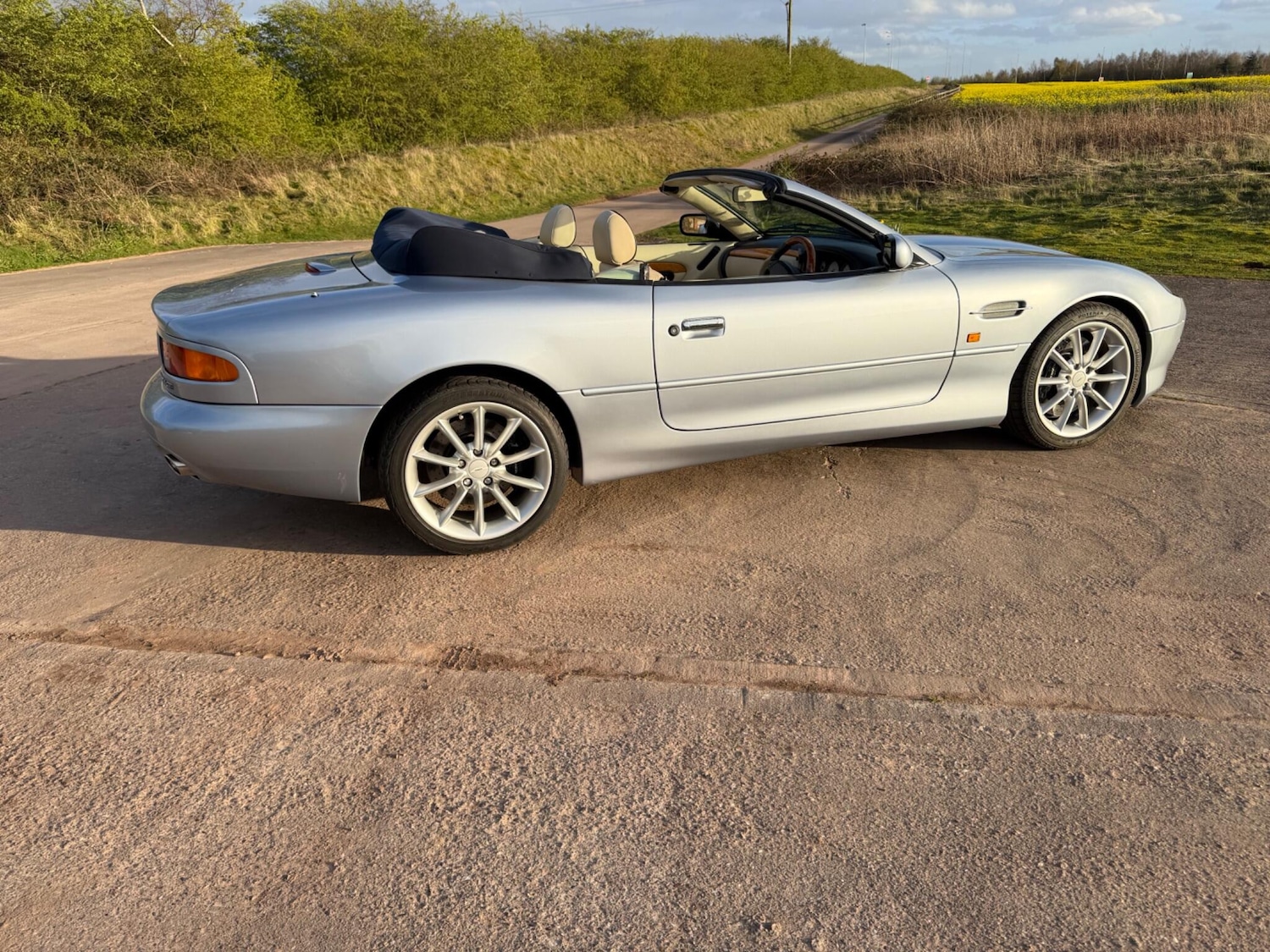 Used Aston Martin DB7 2001 for sale - 78072906: Photo 5