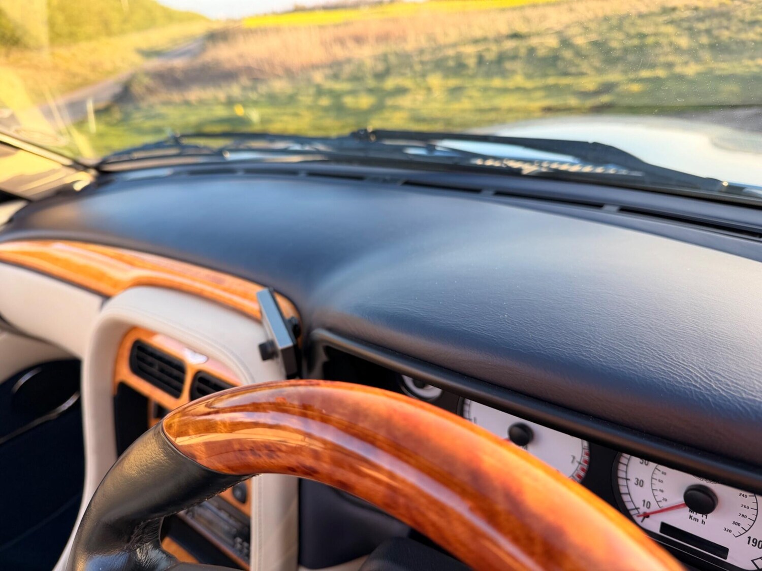 Used Aston Martin DB7 2001 for sale - 78072906: Photo 58