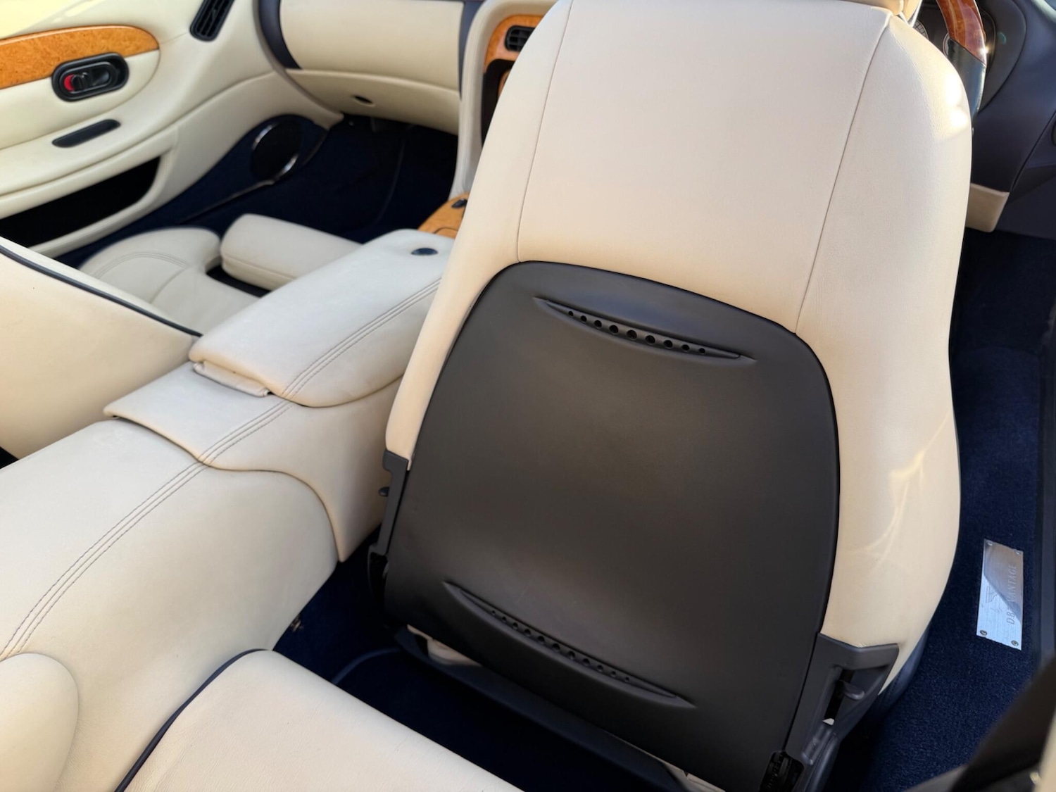 Used Aston Martin DB7 2001 for sale - 78072906: Photo 69