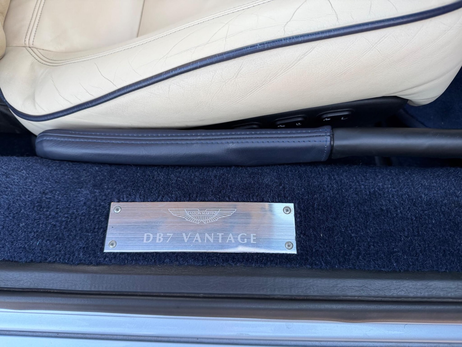 Used Aston Martin DB7 2001 for sale - 78072906: Photo 87