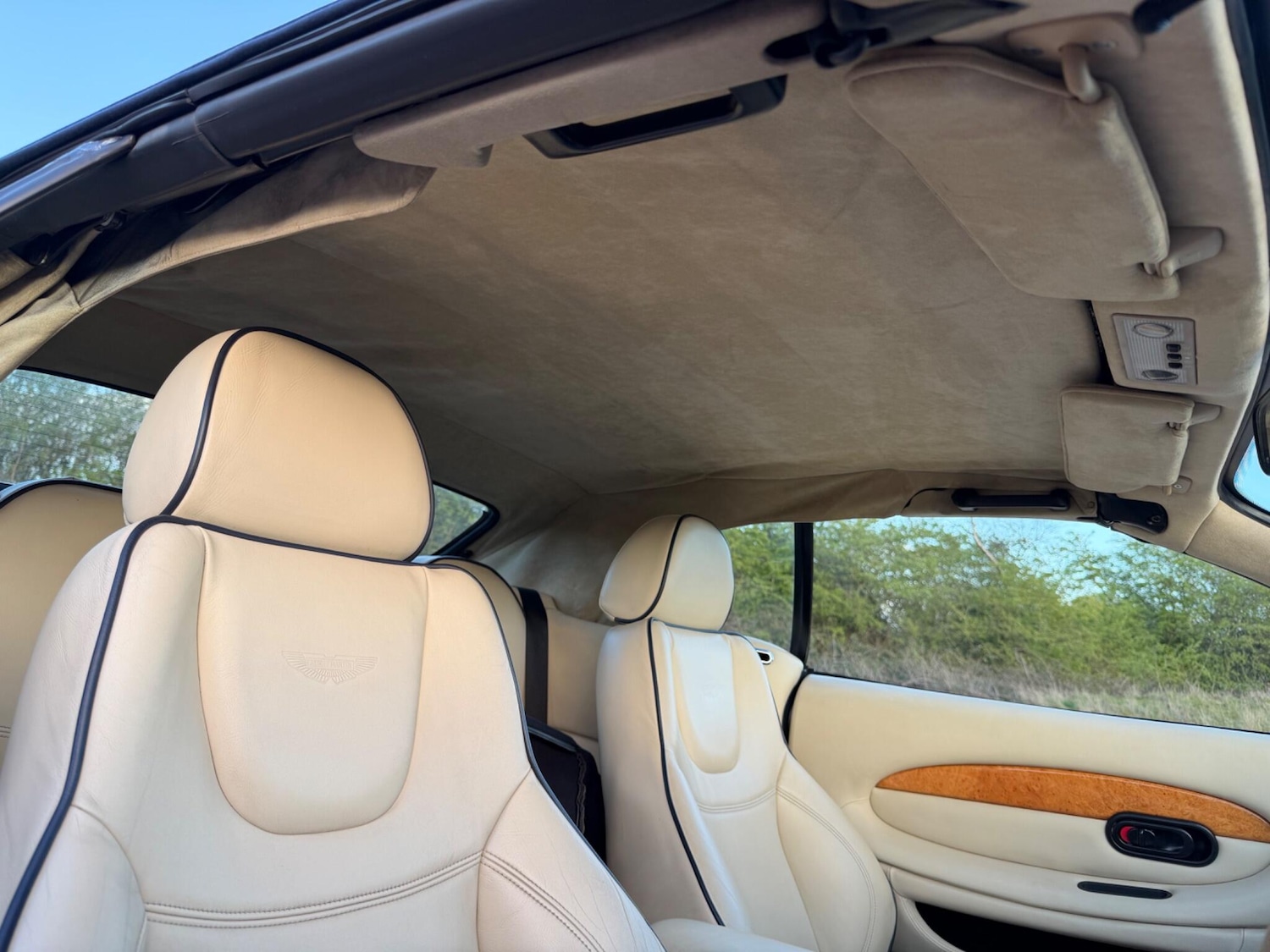 Used Aston Martin DB7 2001 for sale - 78072906: Photo 89