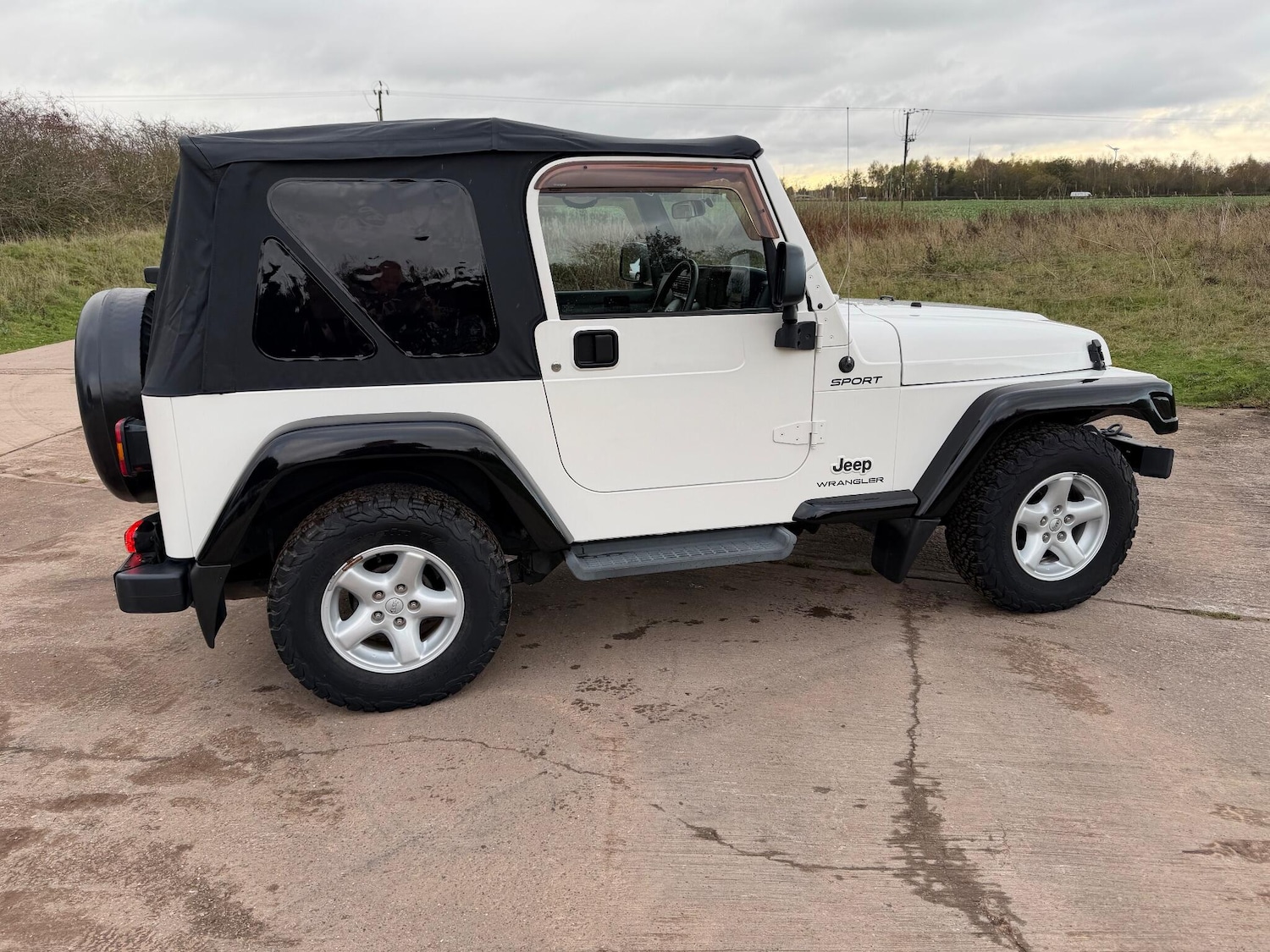 Used Jeep Wrangler 2018 for sale - 76634100: Photo 9