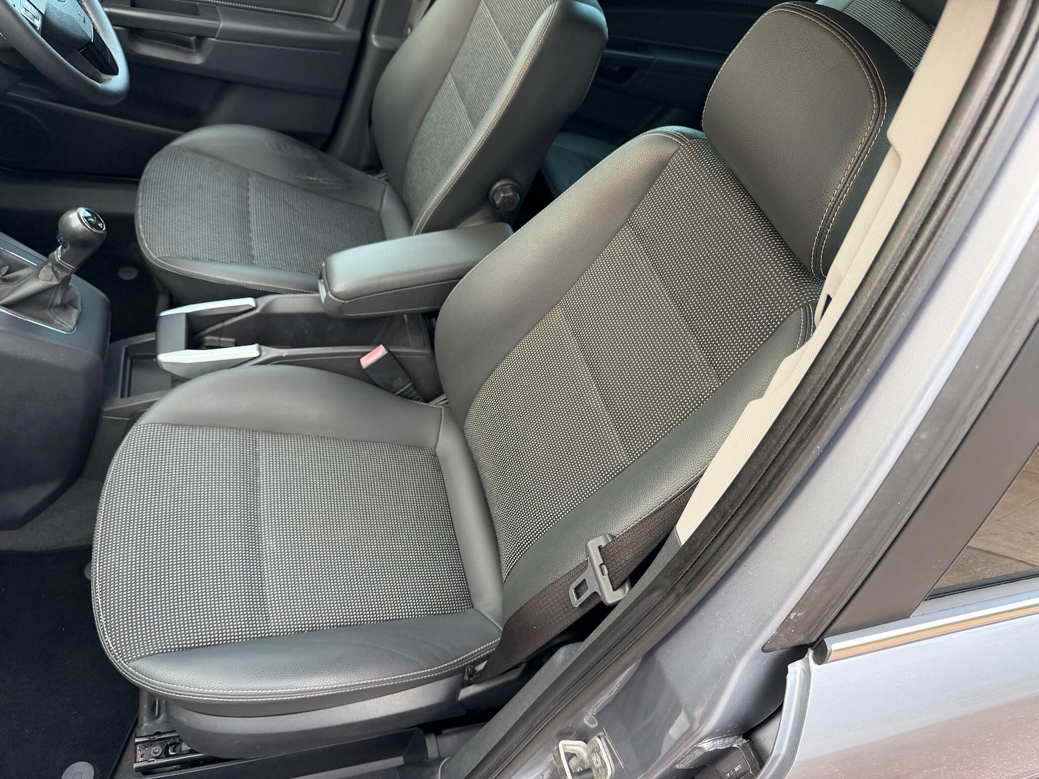 Used Vauxhall Zafira 2010 for sale - 76689361: Photo 11