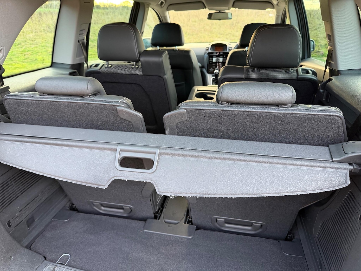 Used Vauxhall Zafira 2010 for sale - 76689361: Photo 18