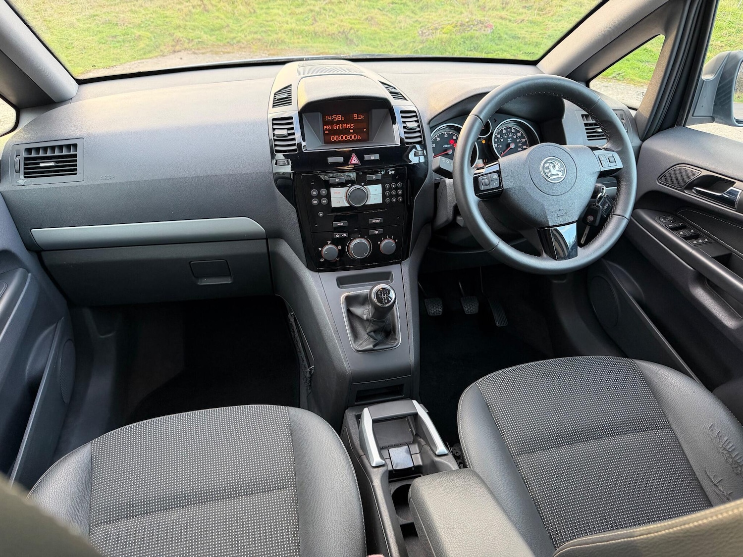 Used Vauxhall Zafira 2010 for sale - 76689361: Photo 3