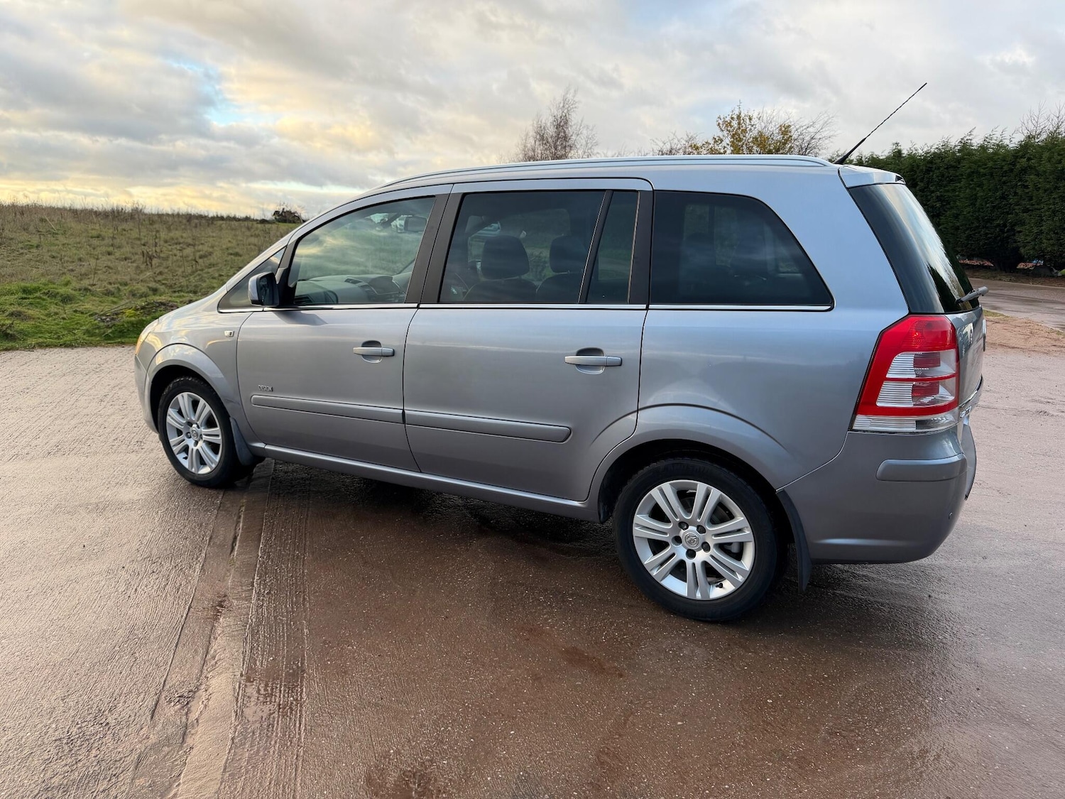 Used Vauxhall Zafira 2010 for sale - 76689361: Photo 31