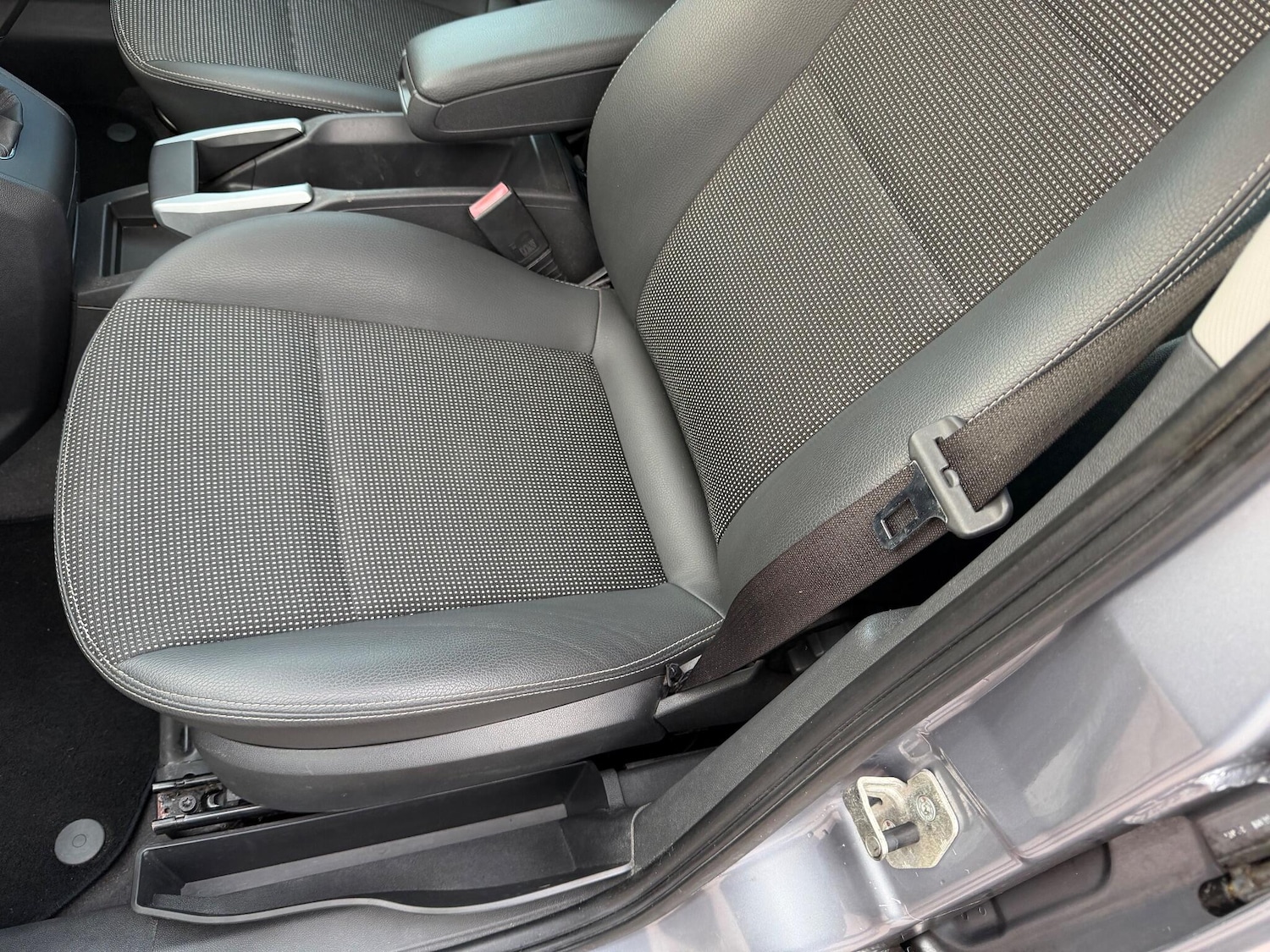 Used Vauxhall Zafira 2010 for sale - 76689361: Photo 40