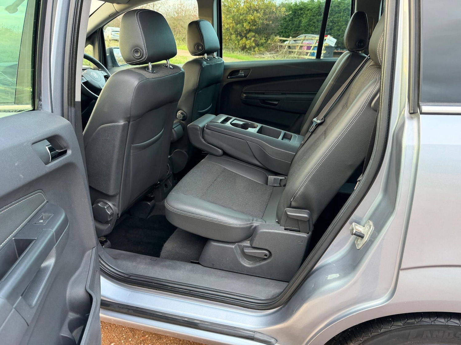 Used Vauxhall Zafira 2010 for sale - 76689361: Photo 45