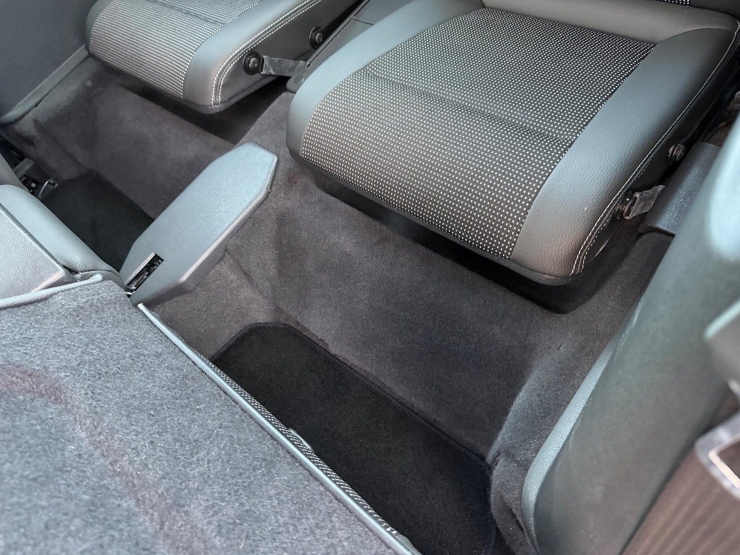 Used Vauxhall Zafira 2010 for sale - 76689361: Photo 49