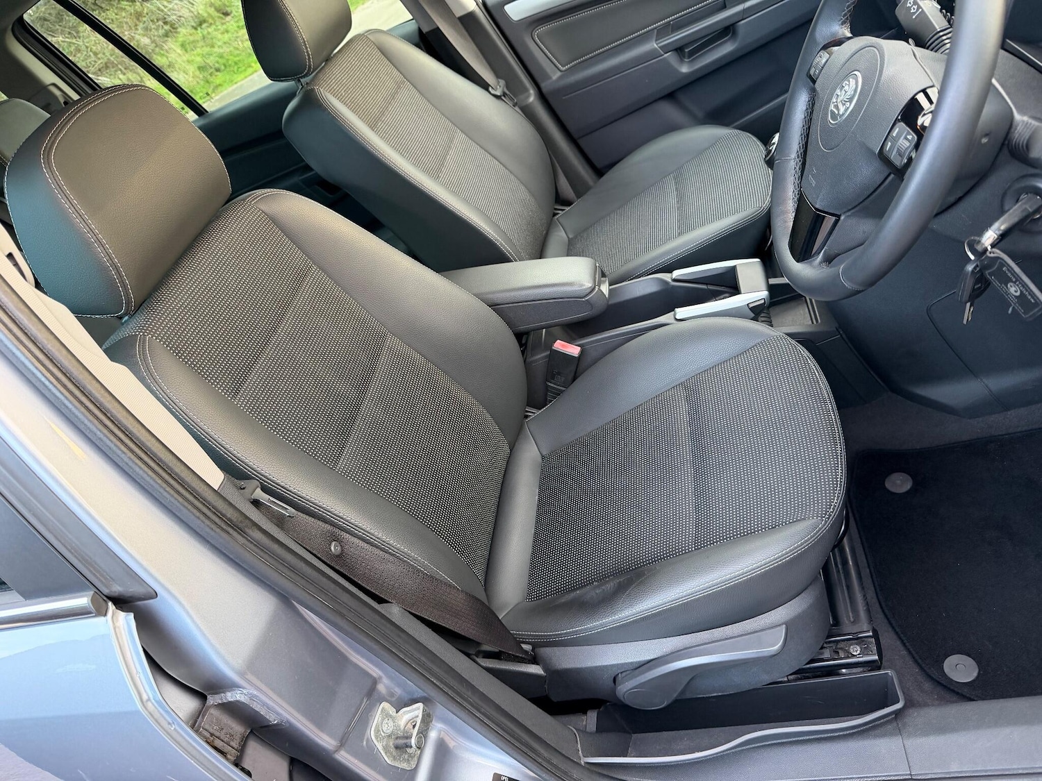 Used Vauxhall Zafira 2010 for sale - 76689361: Photo 51