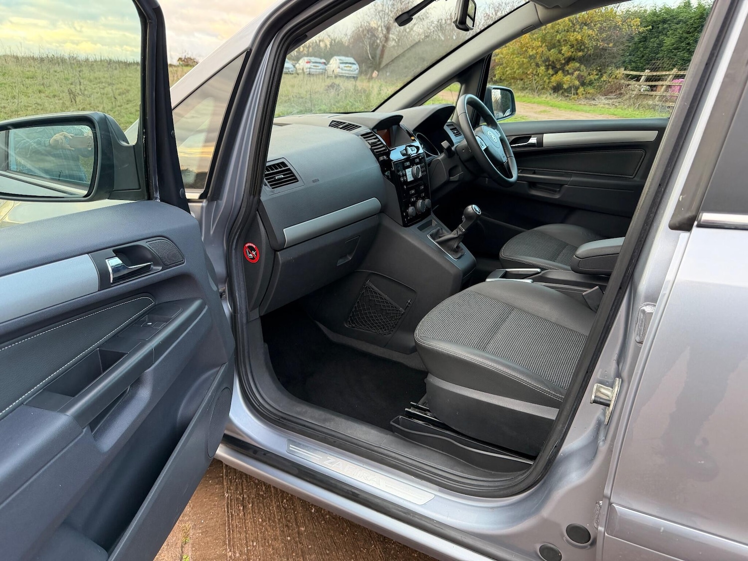 Used Vauxhall Zafira 2010 for sale - 76689361: Photo 54