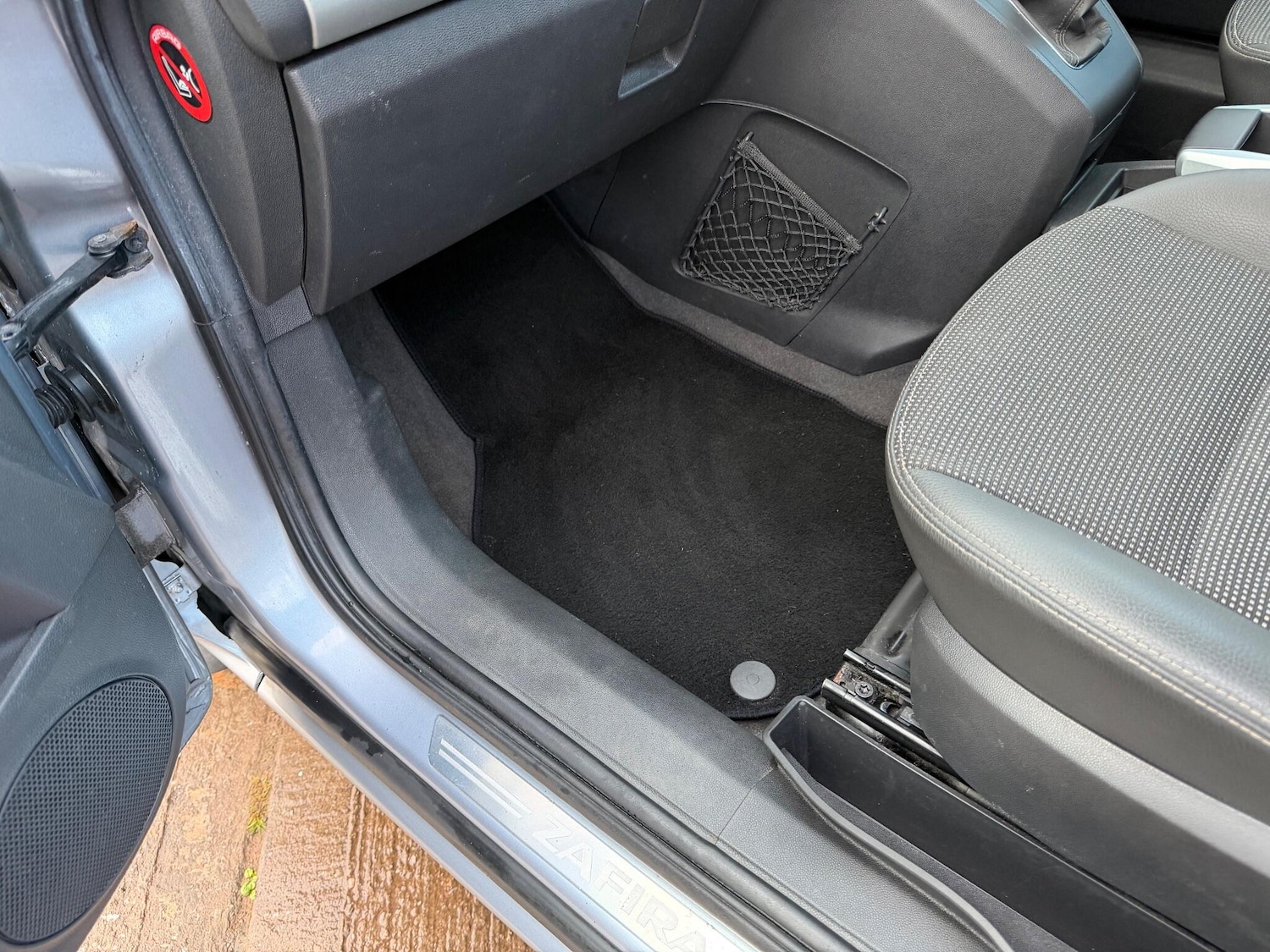 Used Vauxhall Zafira 2010 for sale - 76689361: Photo 55