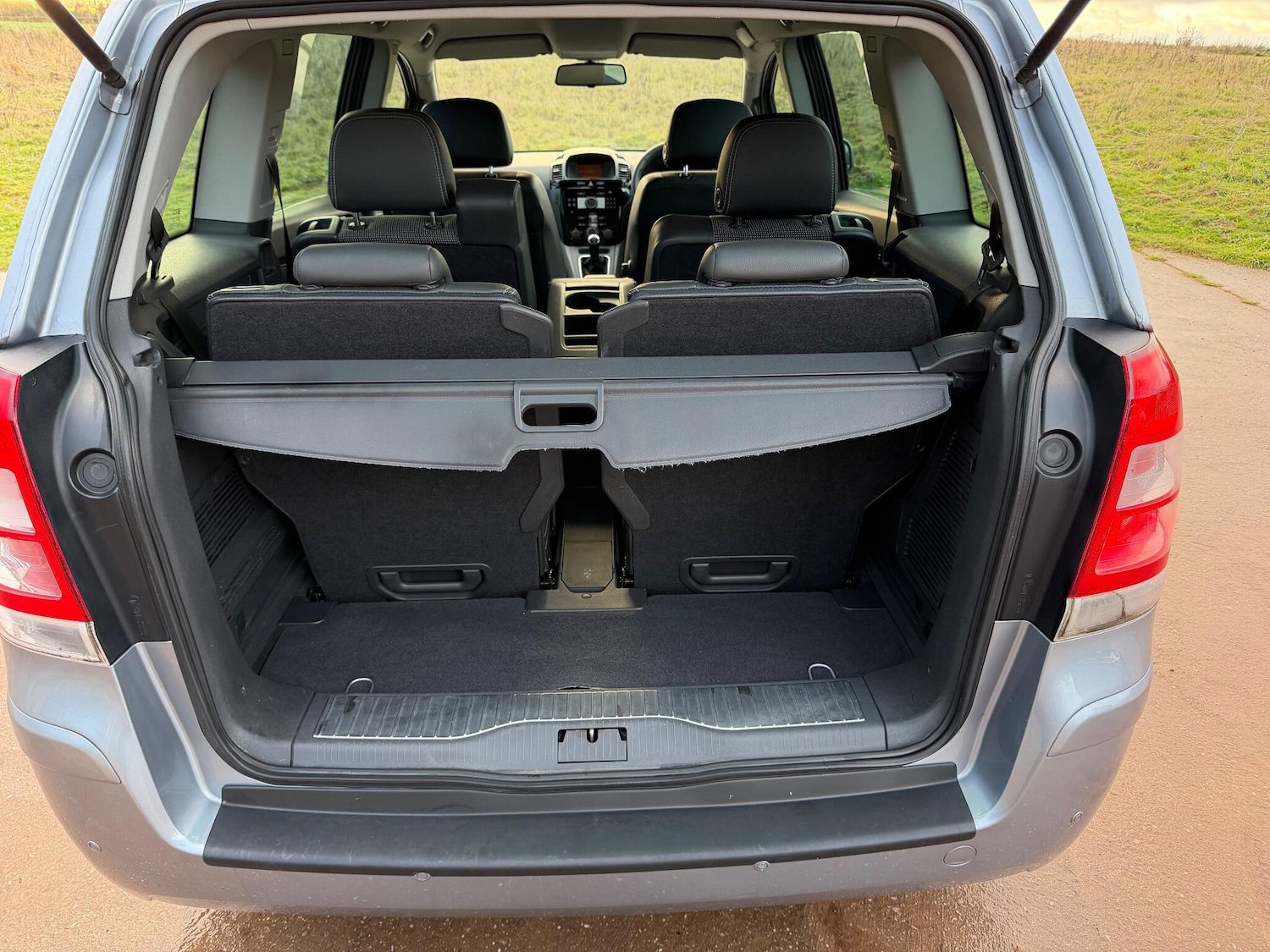 Used Vauxhall Zafira 2010 for sale - 76689361: Photo 8