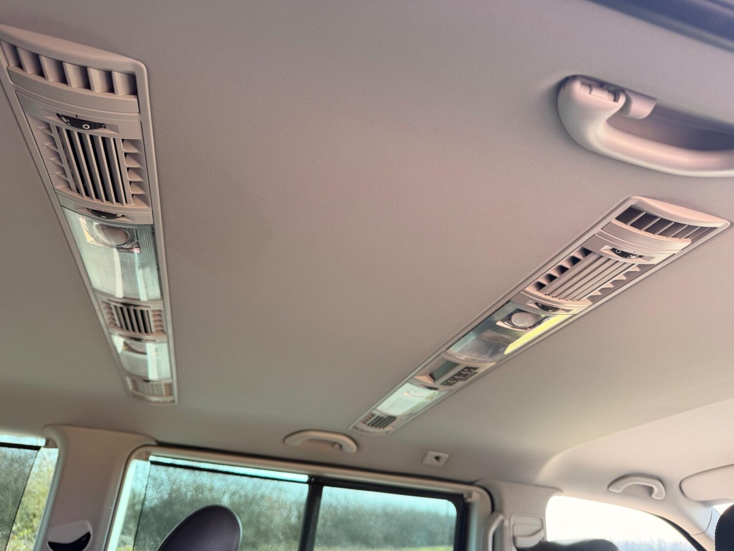 Used Volkswagen Caravelle for sale - 77671294: Photo 62