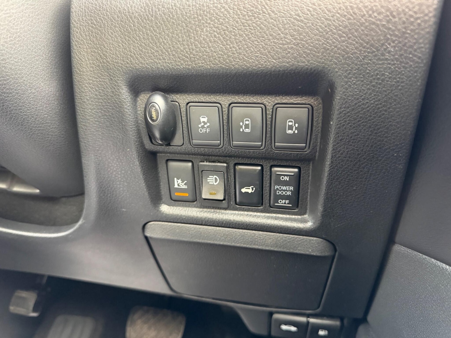 Used Nissan Elgrand for sale - 78007304: Photo 13