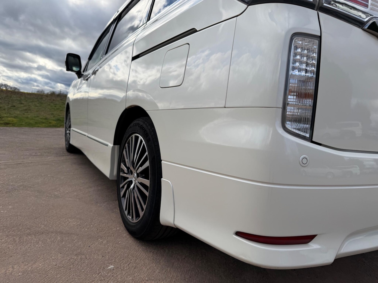 Used Nissan Elgrand for sale - 78007304: Photo 17