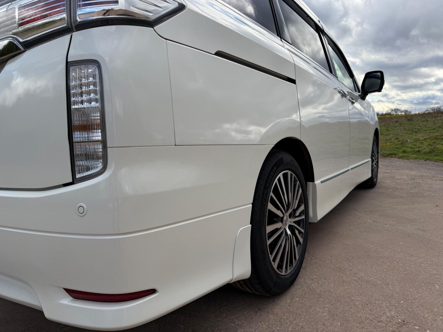 Used Nissan Elgrand for sale - 78007304: Photo 18